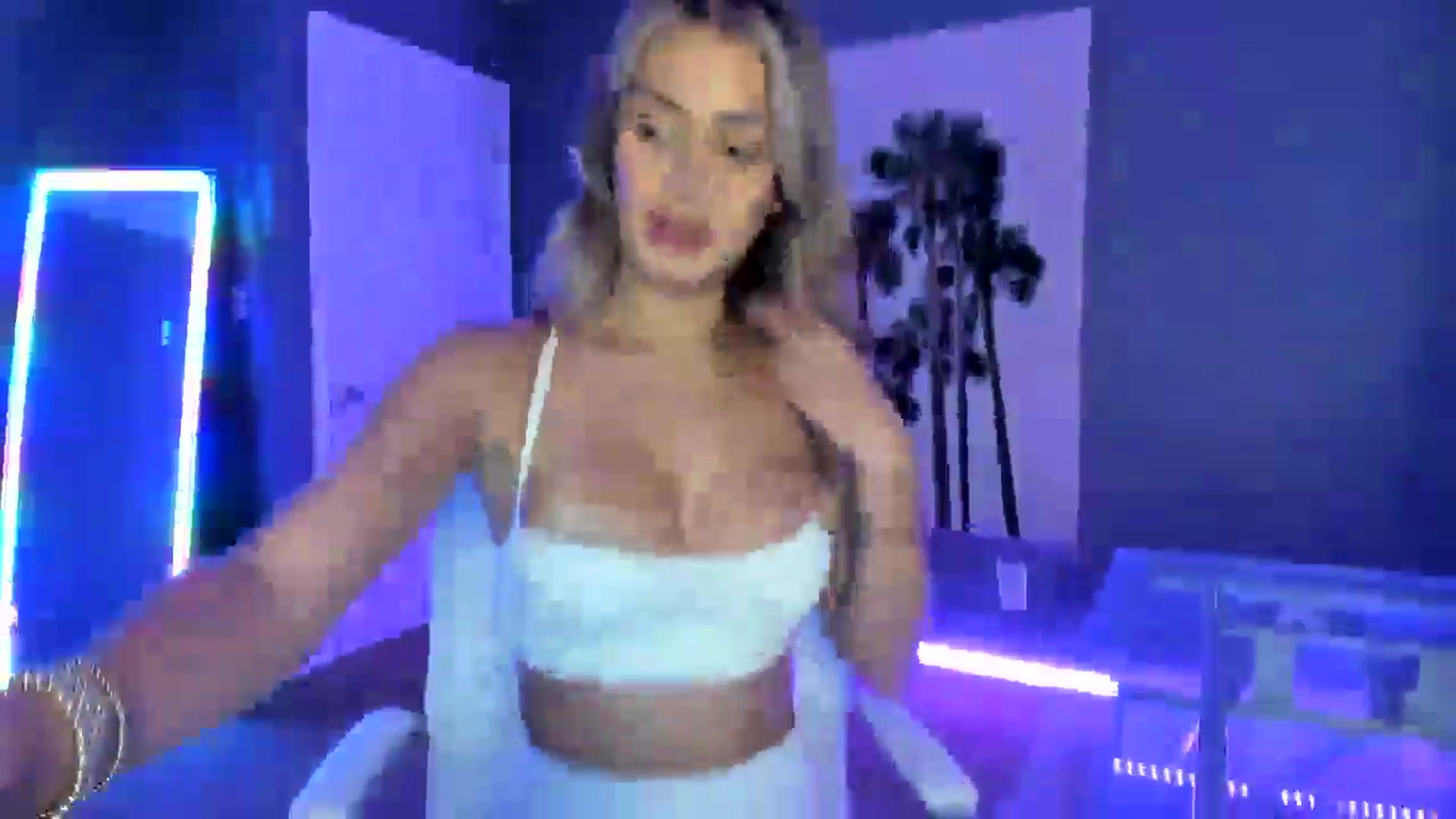 Gallery image thumbnail from Sororitygirl's myfreecams stream on, 07/18/2024, 24:54 image 2 of 20