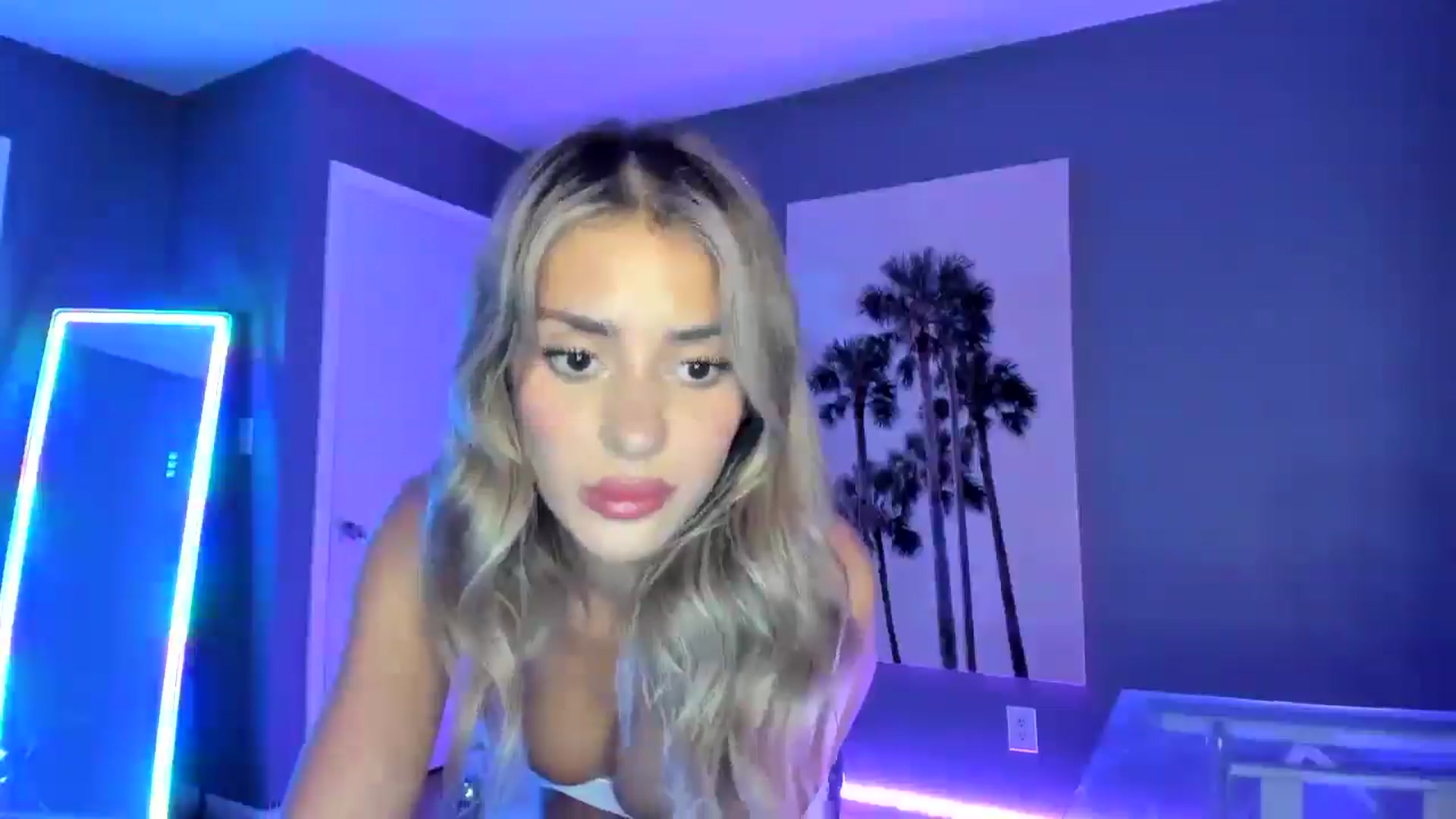 Gallery image thumbnail from Sororitygirl's myfreecams stream on, 07/18/2024, 24:54 image 13 of 20