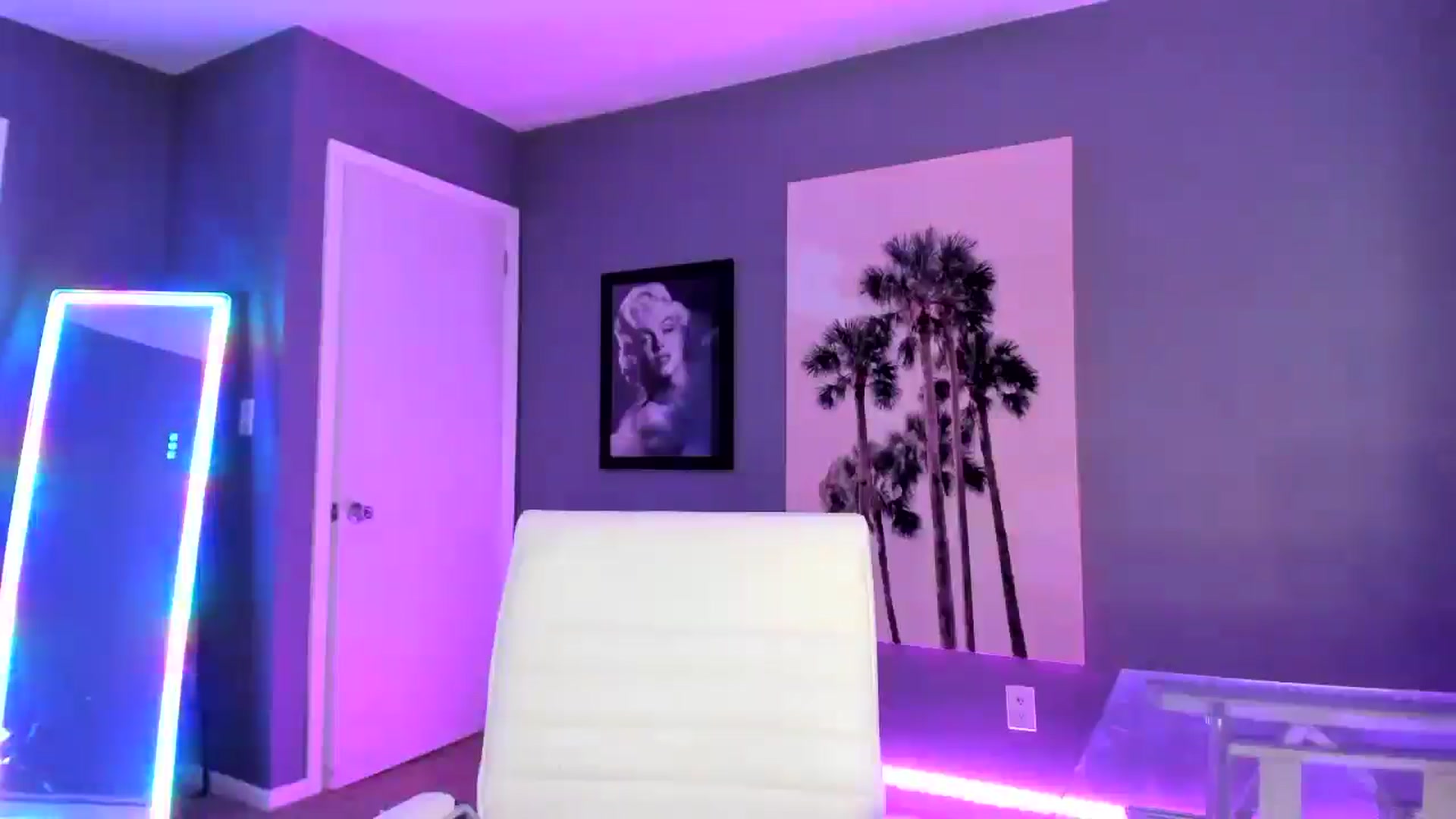 Gallery image thumbnail from Sororitygirl's myfreecams stream on, 07/18/2024, 24:54 image 14 of 20