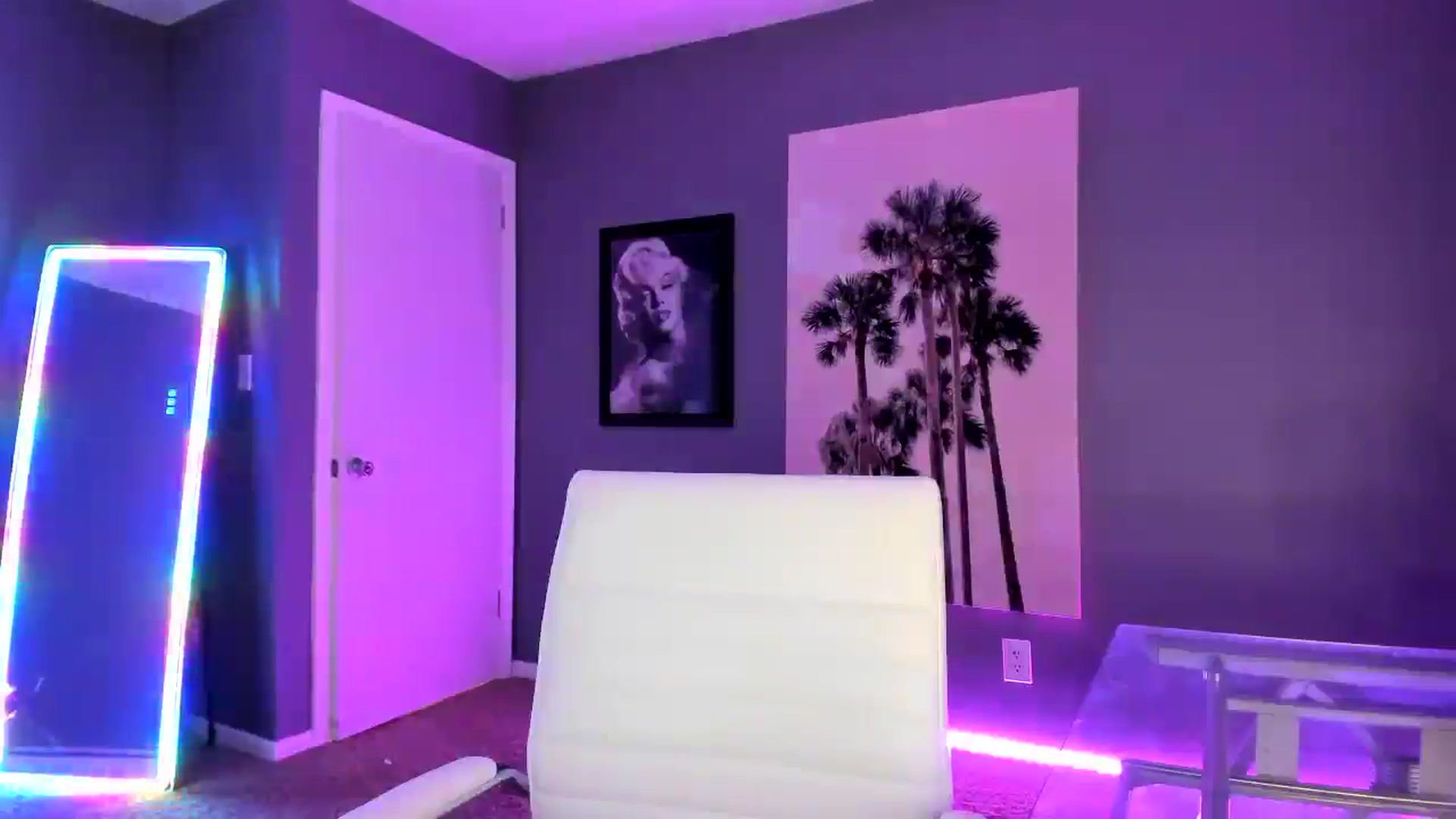 Gallery image thumbnail from Sororitygirl's myfreecams stream on, 07/18/2024, 02:11 image 18 of 20
