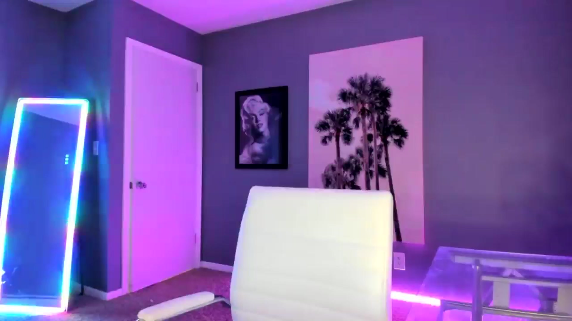 Gallery image thumbnail from Sororitygirl's myfreecams stream on, 07/18/2024, 02:11 image 3 of 20