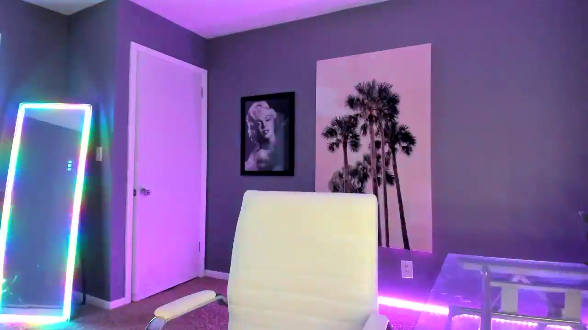Gallery image thumbnail from Sororitygirl's myfreecams stream on, 07/24/2024, 24:34 image 18 of 20