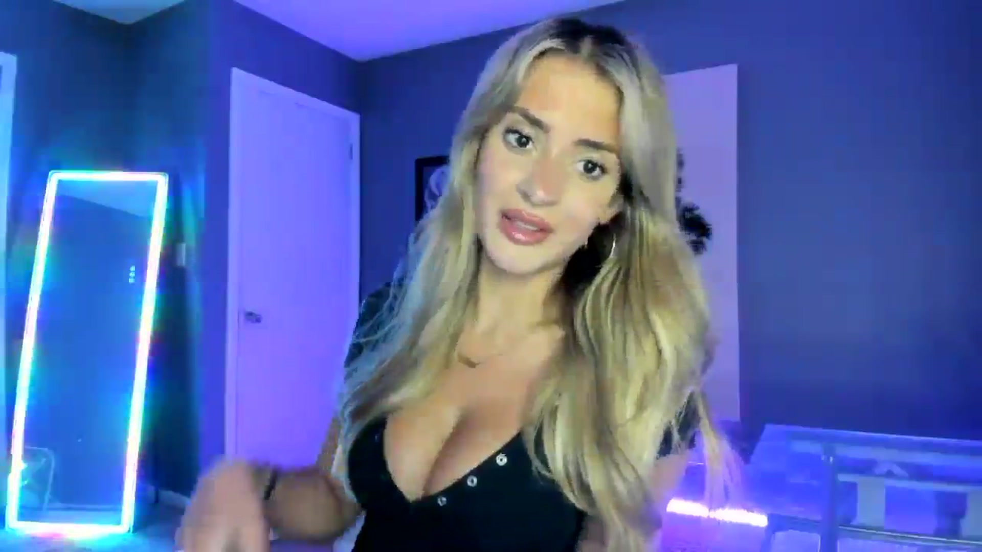 Gallery image thumbnail from Sororitygirl's myfreecams stream on, 08/01/2024, 02:11 image 7 of 20
