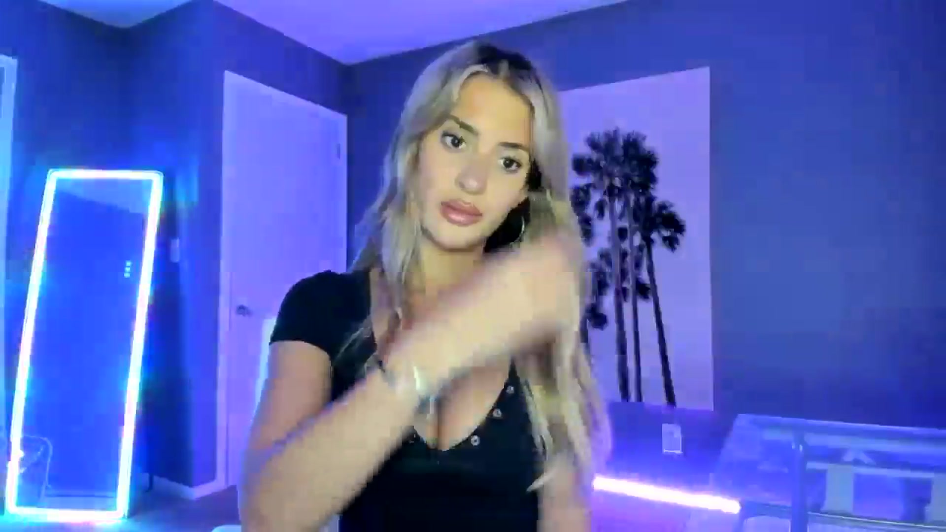 Gallery image thumbnail from Sororitygirl's myfreecams stream on, 08/01/2024, 02:11 image 16 of 20