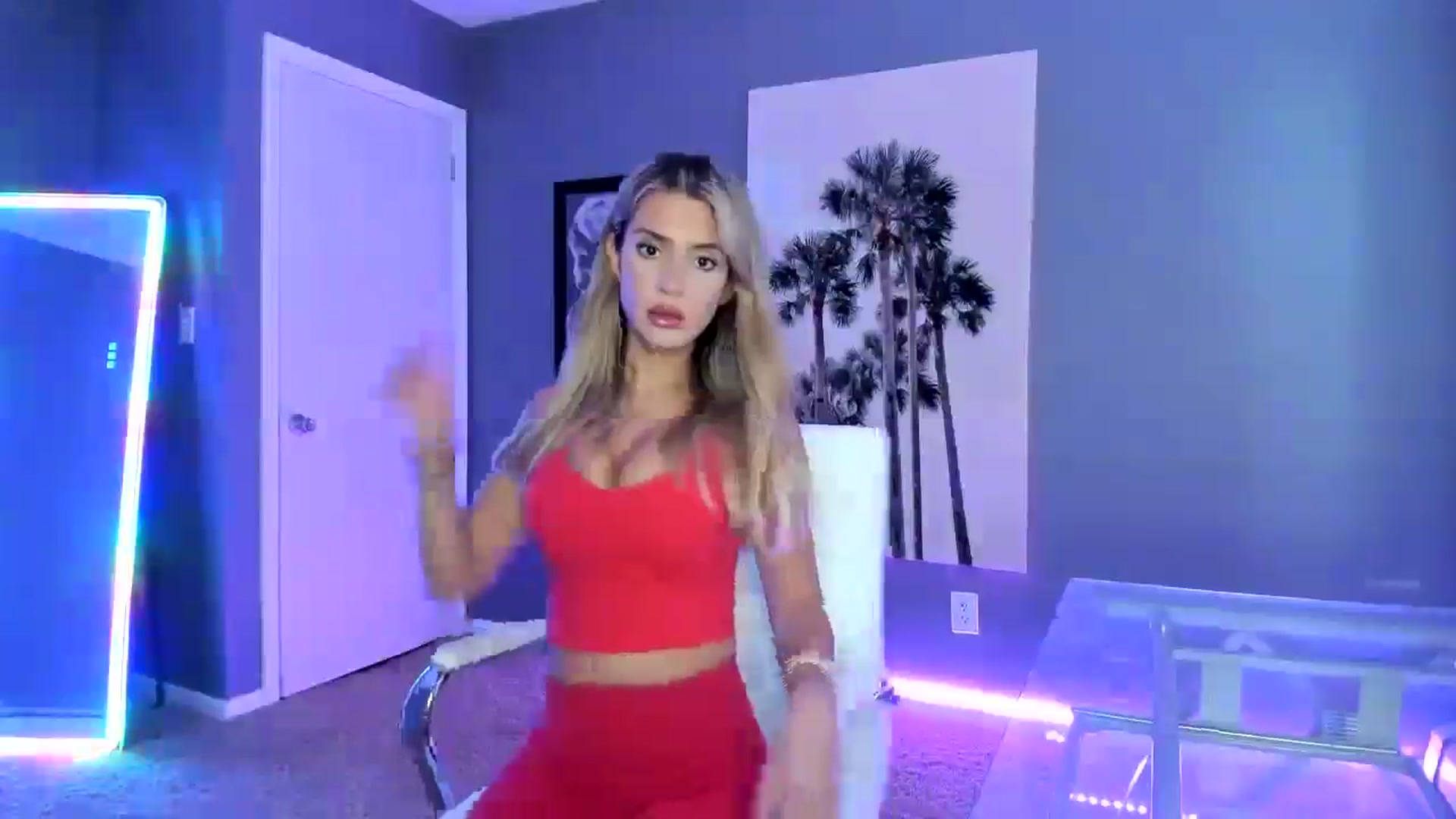 Gallery image thumbnail from Sororitygirl's myfreecams stream on, 08/01/2024, 23:22 image 5 of 20