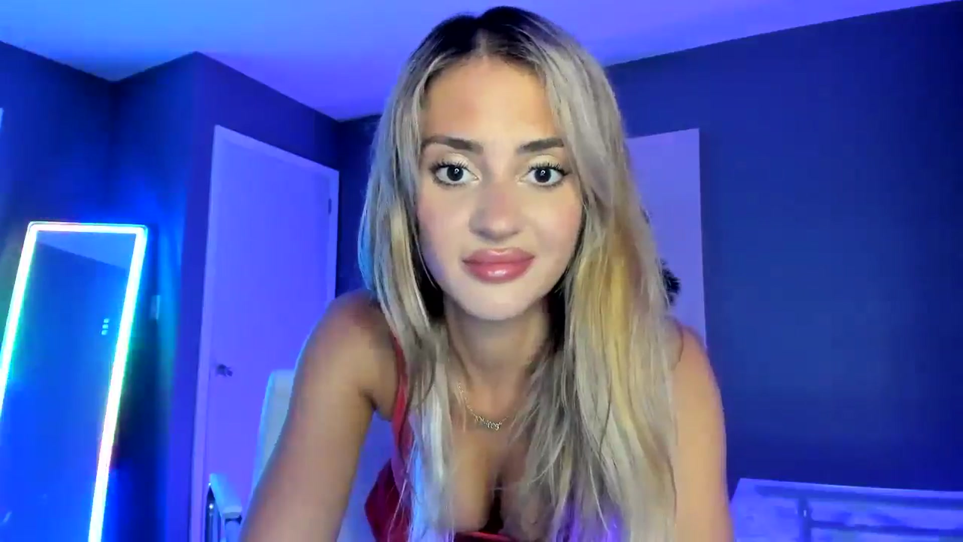 Gallery image thumbnail from Sororitygirl's myfreecams stream on, 08/28/2024, 24:00 image 16 of 20