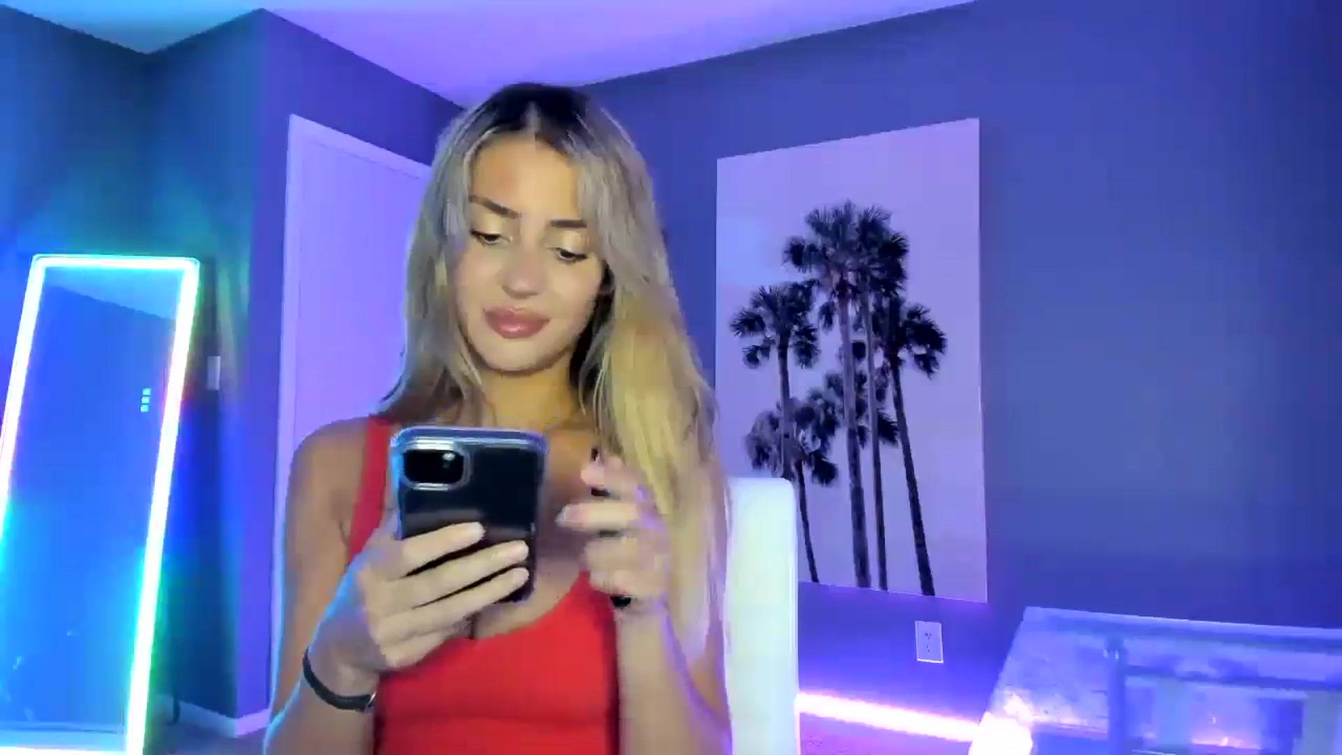 Gallery image thumbnail from Sororitygirl's myfreecams stream on, 08/28/2024, 24:35 image 3 of 20