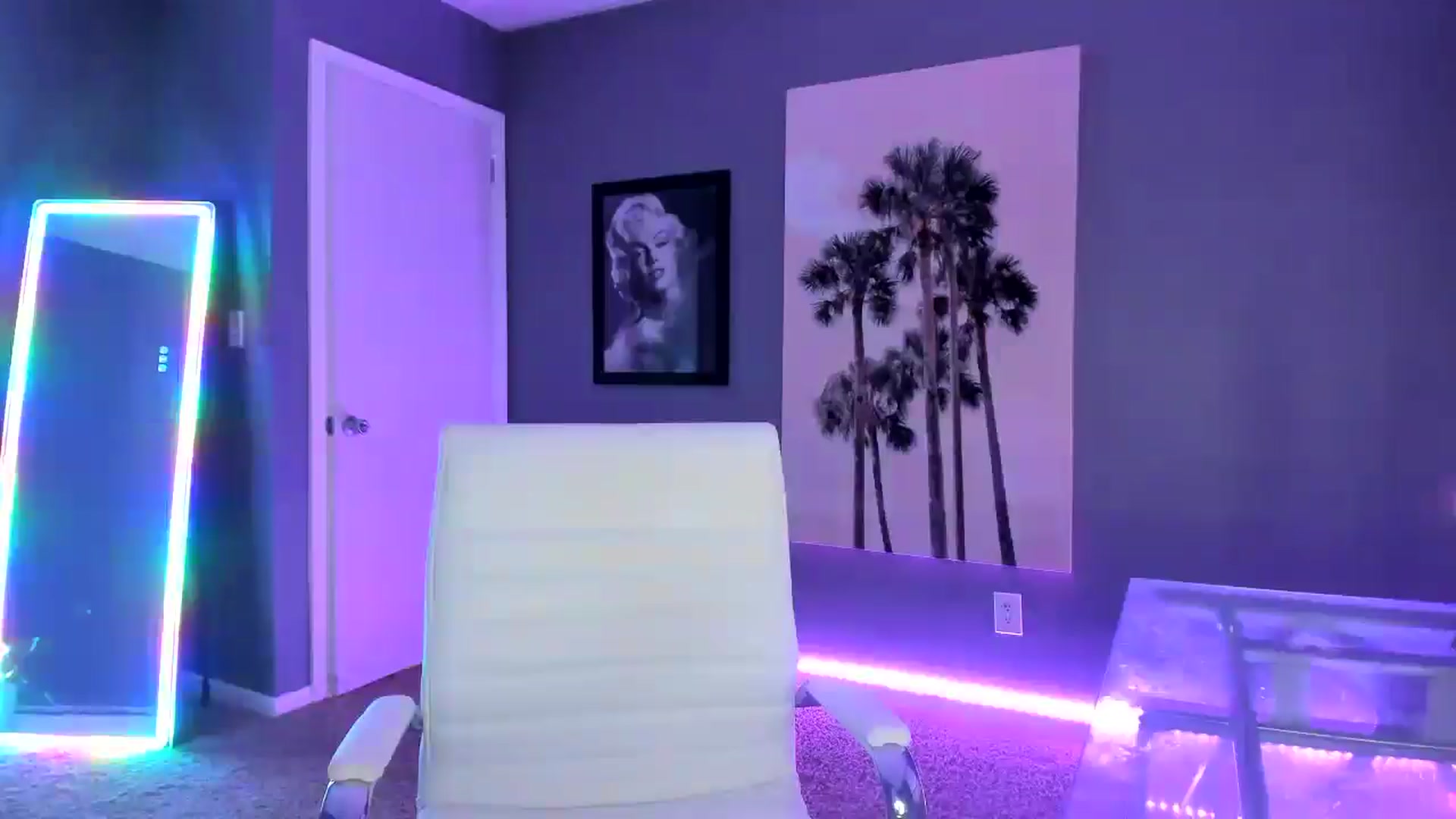 Gallery image thumbnail from Sororitygirl's myfreecams stream on, 09/19/2024, 23:54 image 2 of 20