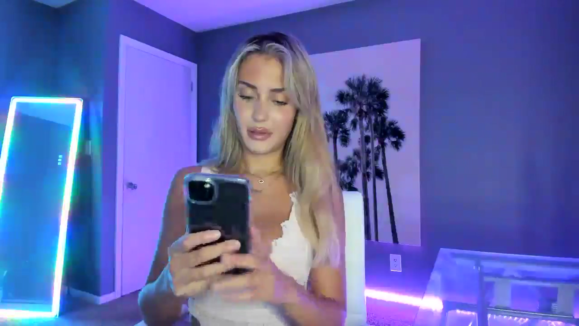 Gallery image thumbnail from Sororitygirl's myfreecams stream on, 09/26/2024, 01:30 image 4 of 20
