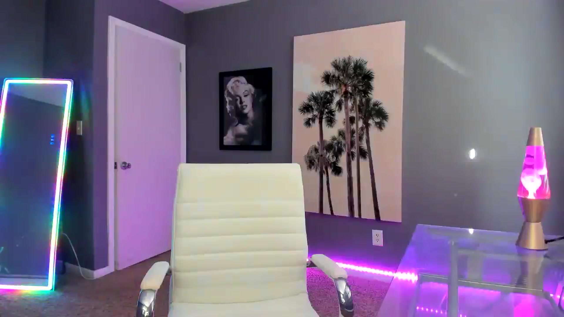 Gallery image thumbnail from Sororitygirl's myfreecams stream on, 10/07/2024, 20:54 image 5 of 20