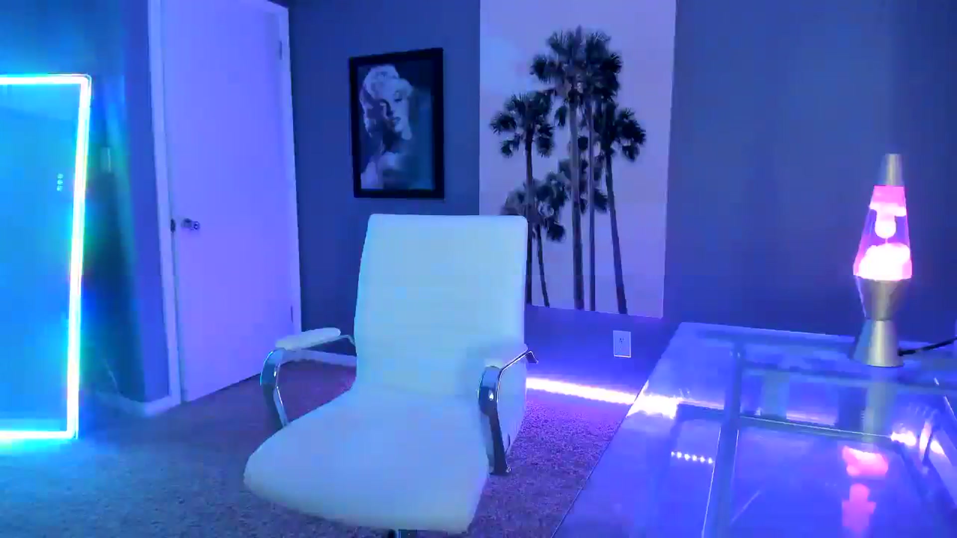 Gallery image thumbnail from Sororitygirl's myfreecams stream on, 10/07/2024, 23:05 image 17 of 20