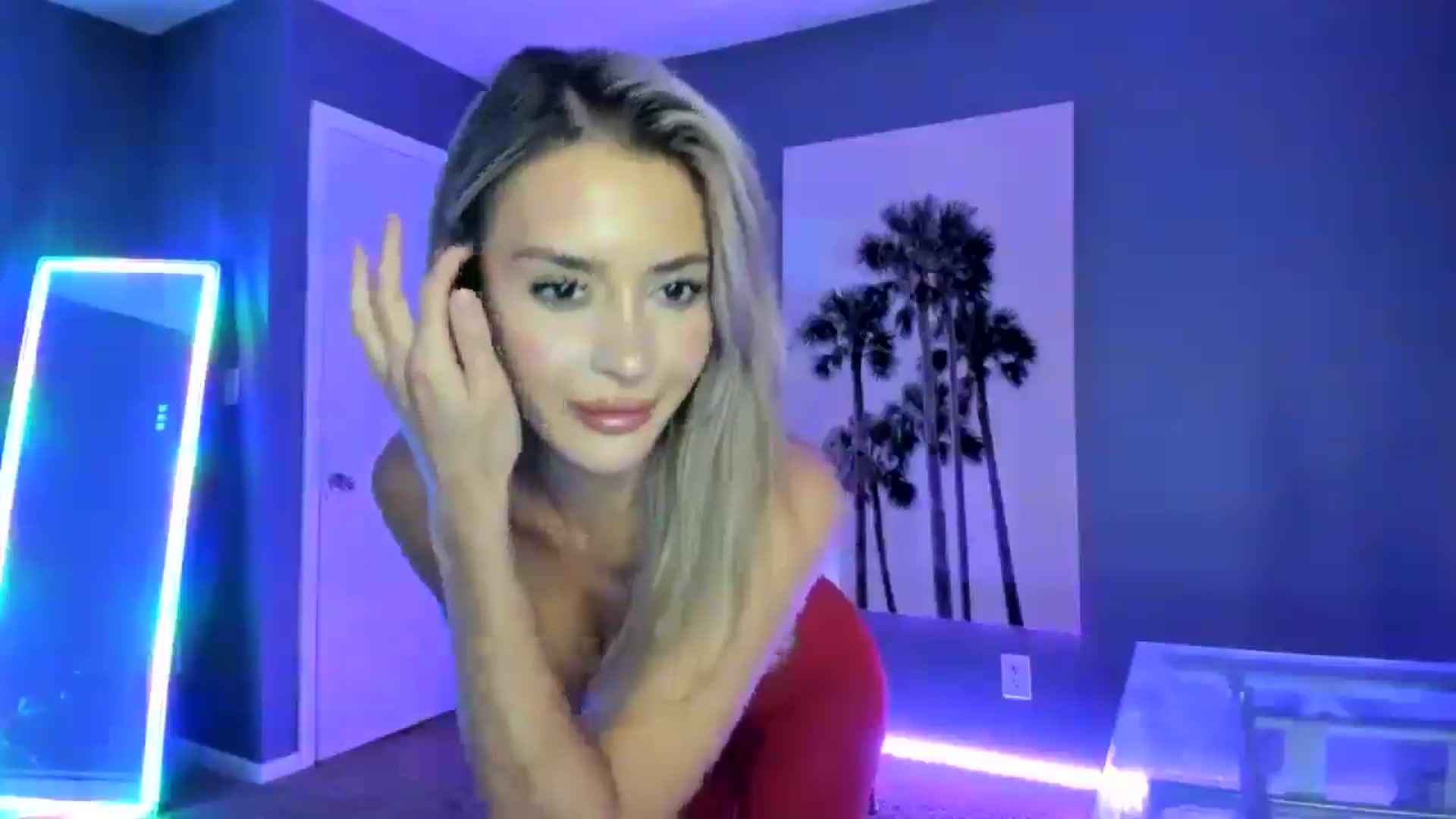 Gallery image thumbnail from Sororitygirl's myfreecams stream on, 11/15/2024, 24:20 image 11 of 20