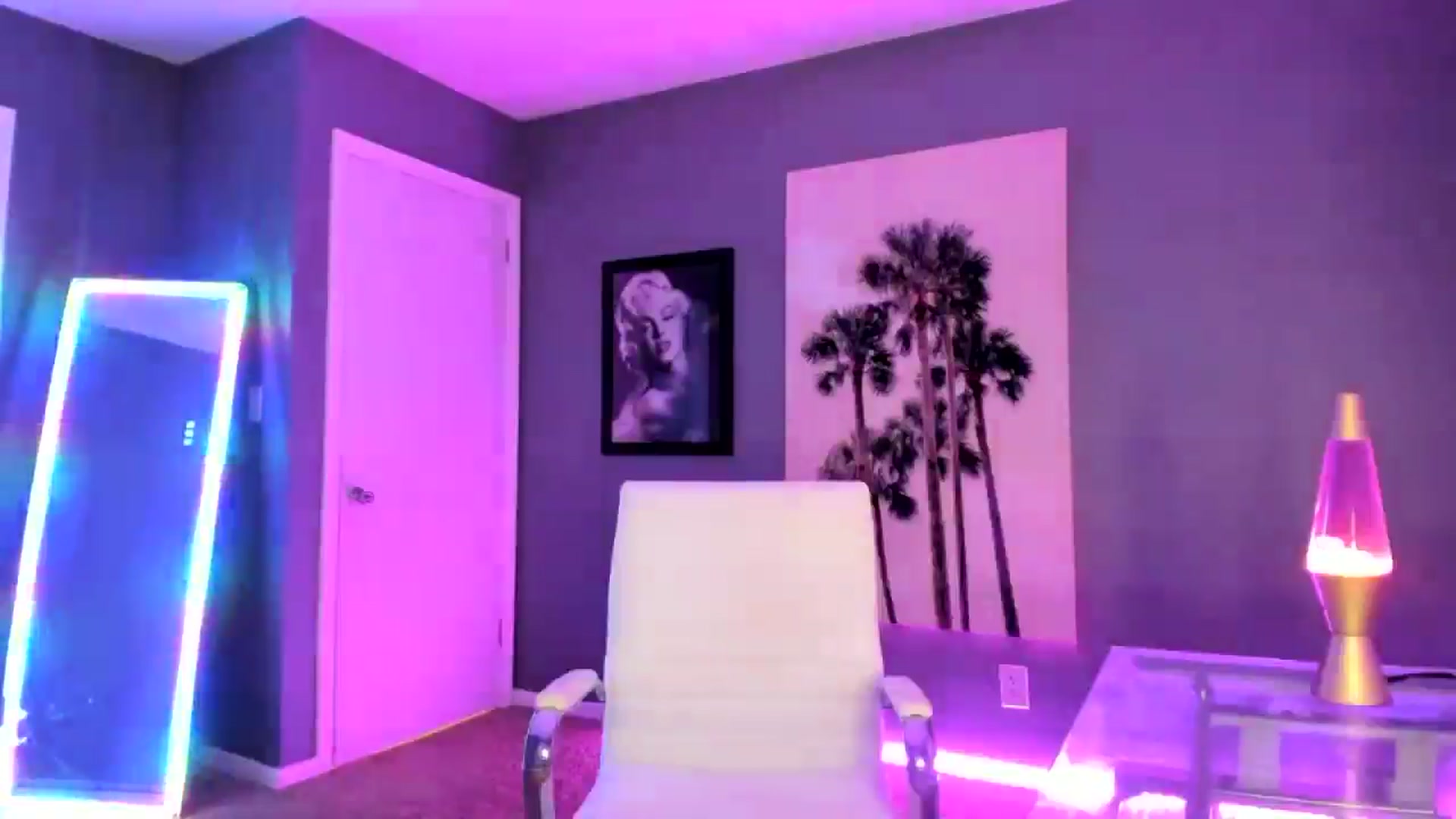 Gallery image thumbnail from Sororitygirl's myfreecams stream on, 11/18/2024, 23:43 image 18 of 20