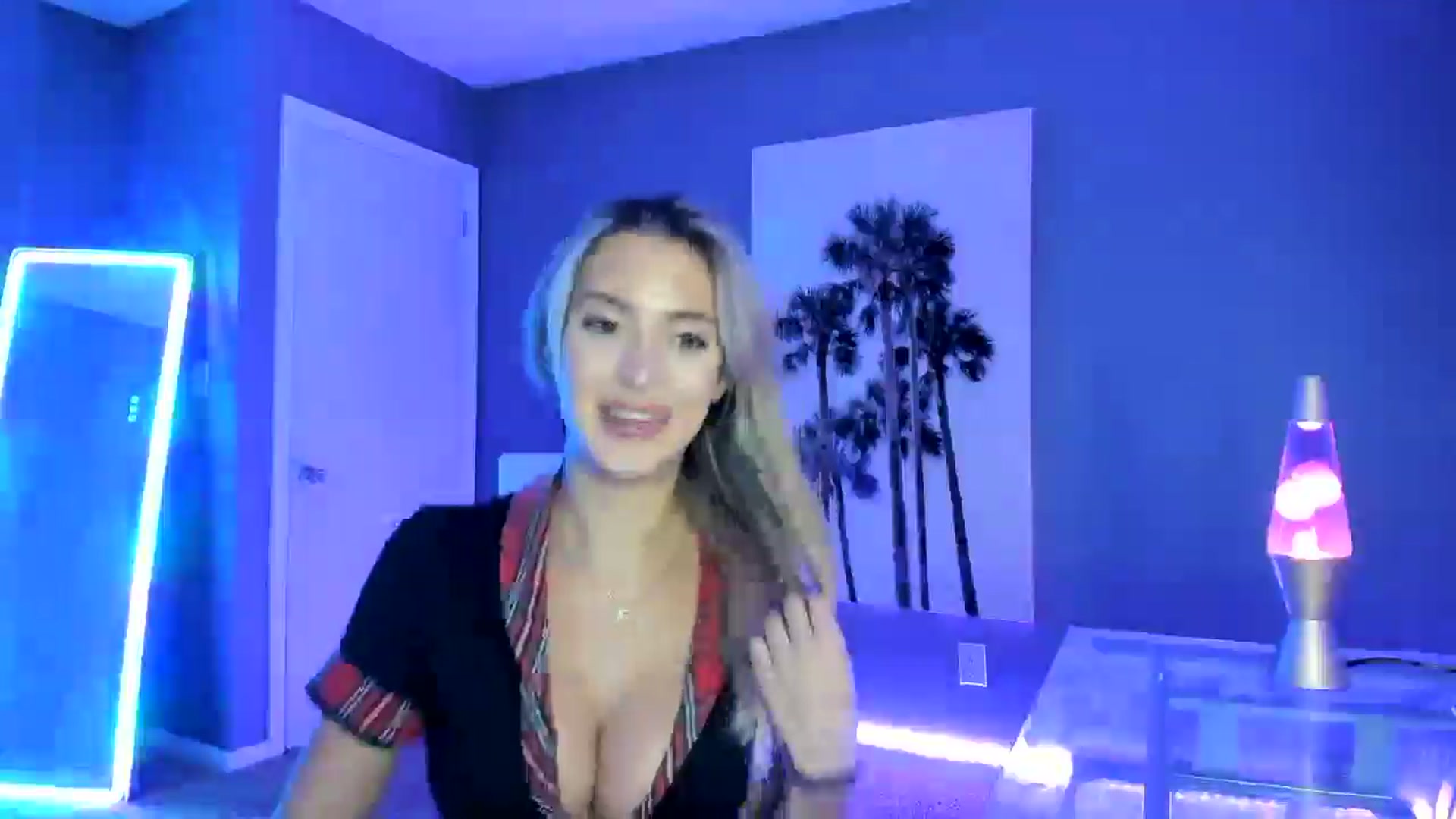 Gallery image thumbnail from Sororitygirl's myfreecams stream on, 11/21/2024, 24:43 image 6 of 20