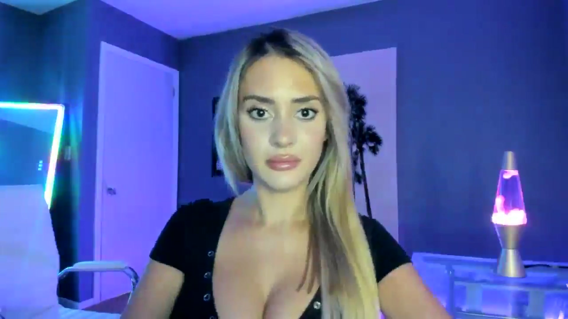 Gallery image thumbnail from Sororitygirl's myfreecams stream on, 11/23/2024, 01:00 image 2 of 20