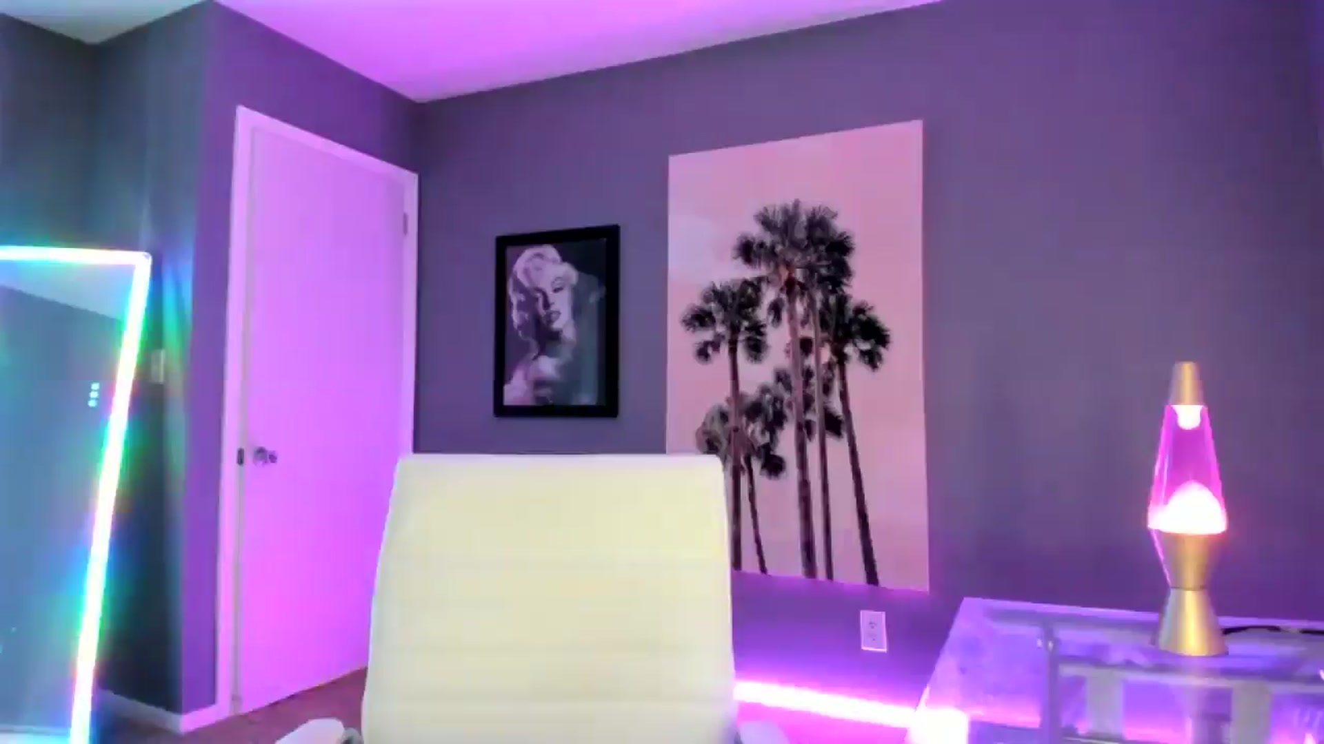 Gallery image thumbnail from Sororitygirl's myfreecams stream on, 11/23/2024, 01:00 image 11 of 20