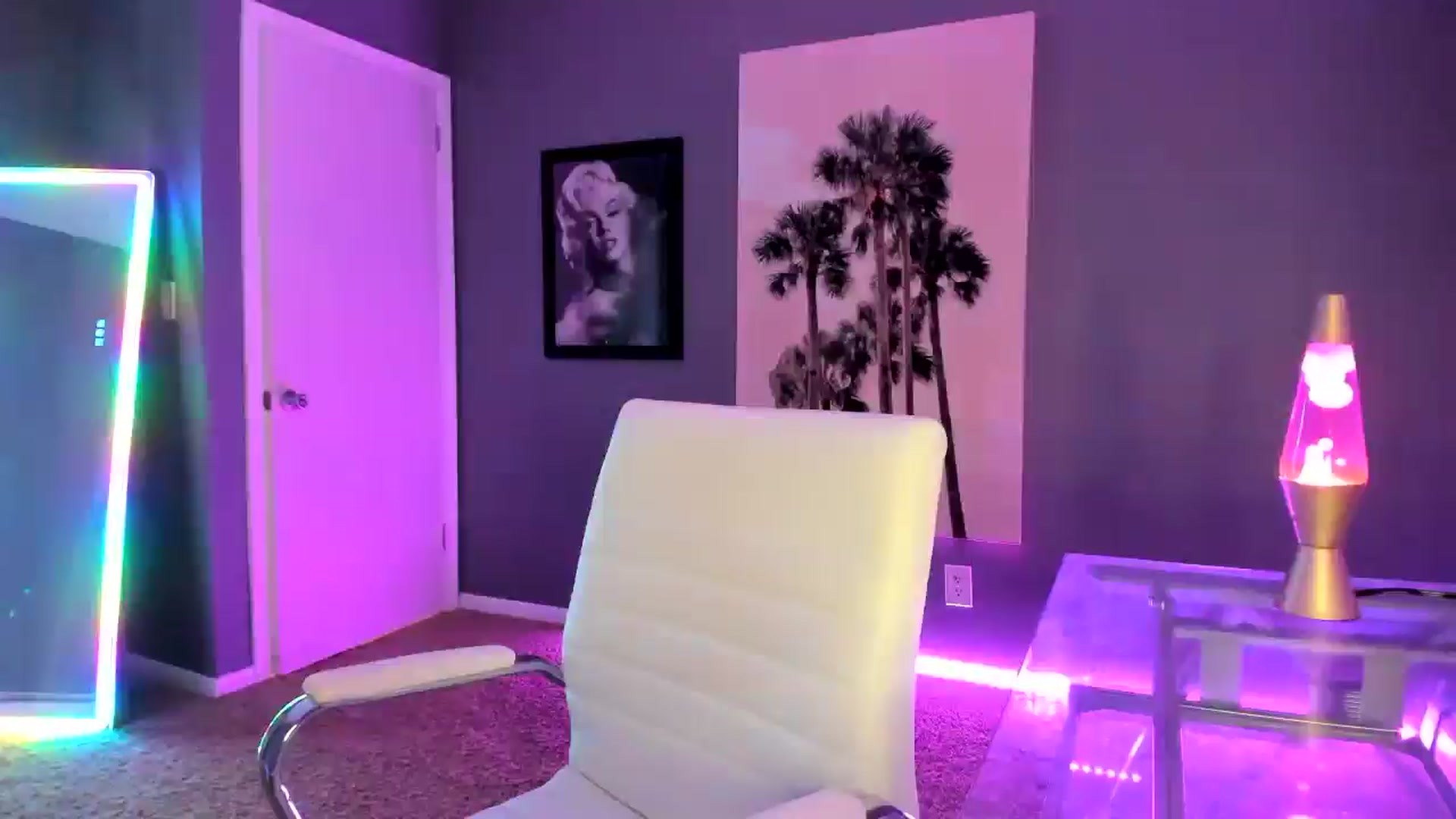Gallery image thumbnail from Sororitygirl's myfreecams stream on, 11/23/2024, 01:37 image 8 of 20