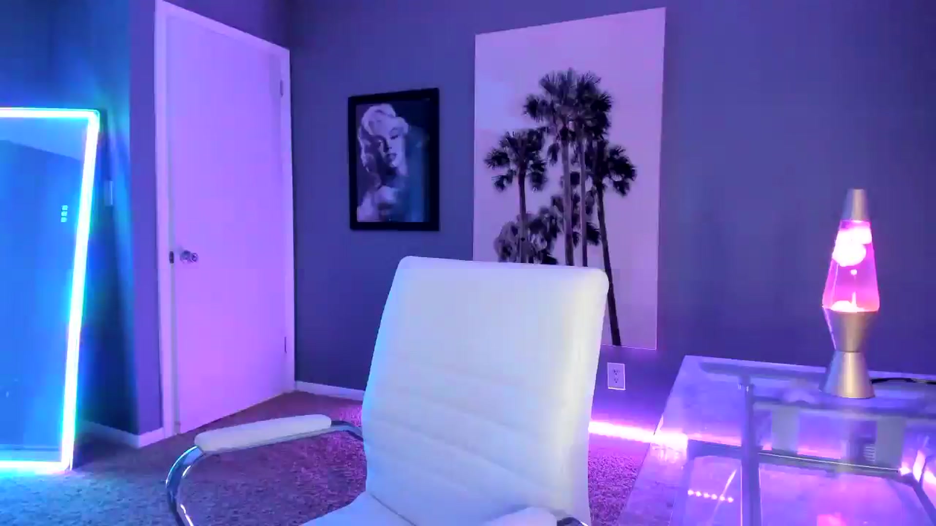 Gallery image thumbnail from Sororitygirl's myfreecams stream on, 11/23/2024, 01:37 image 7 of 20