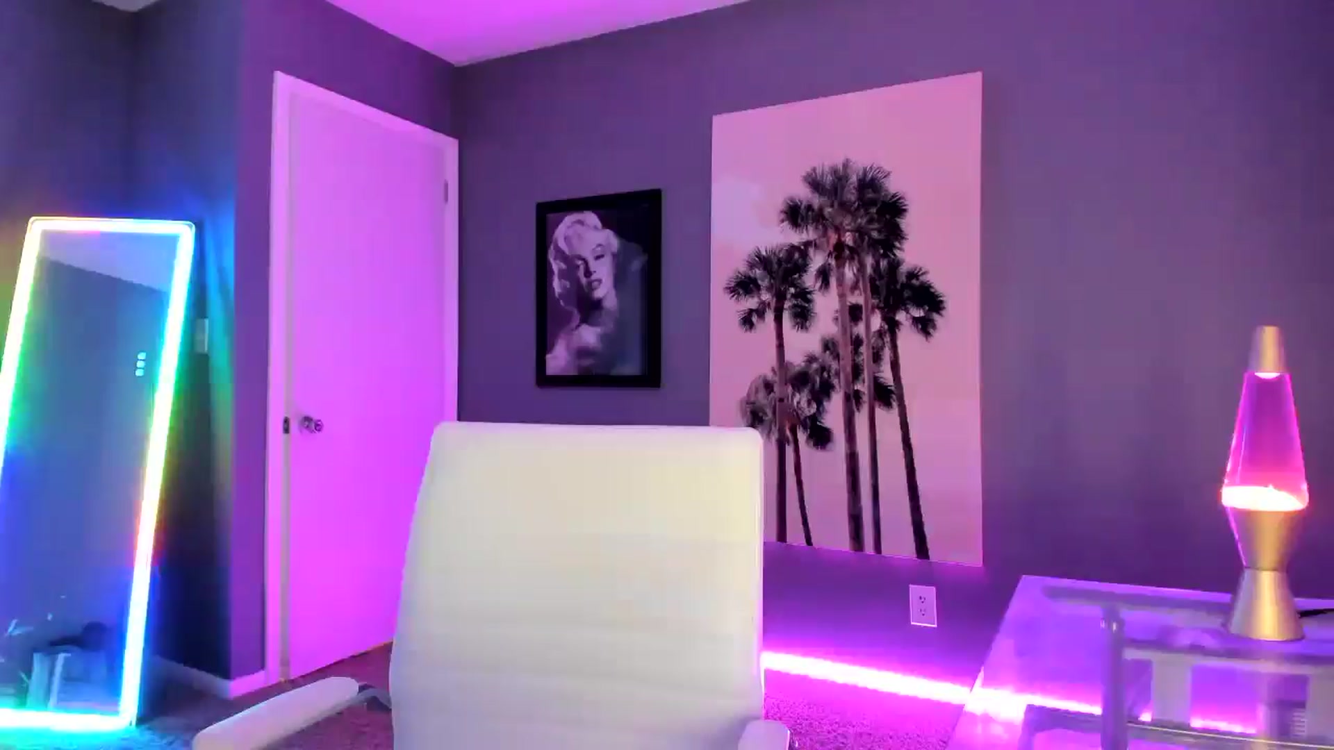 Gallery image thumbnail from Sororitygirl's myfreecams stream on, 11/26/2024, 23:22 image 18 of 20