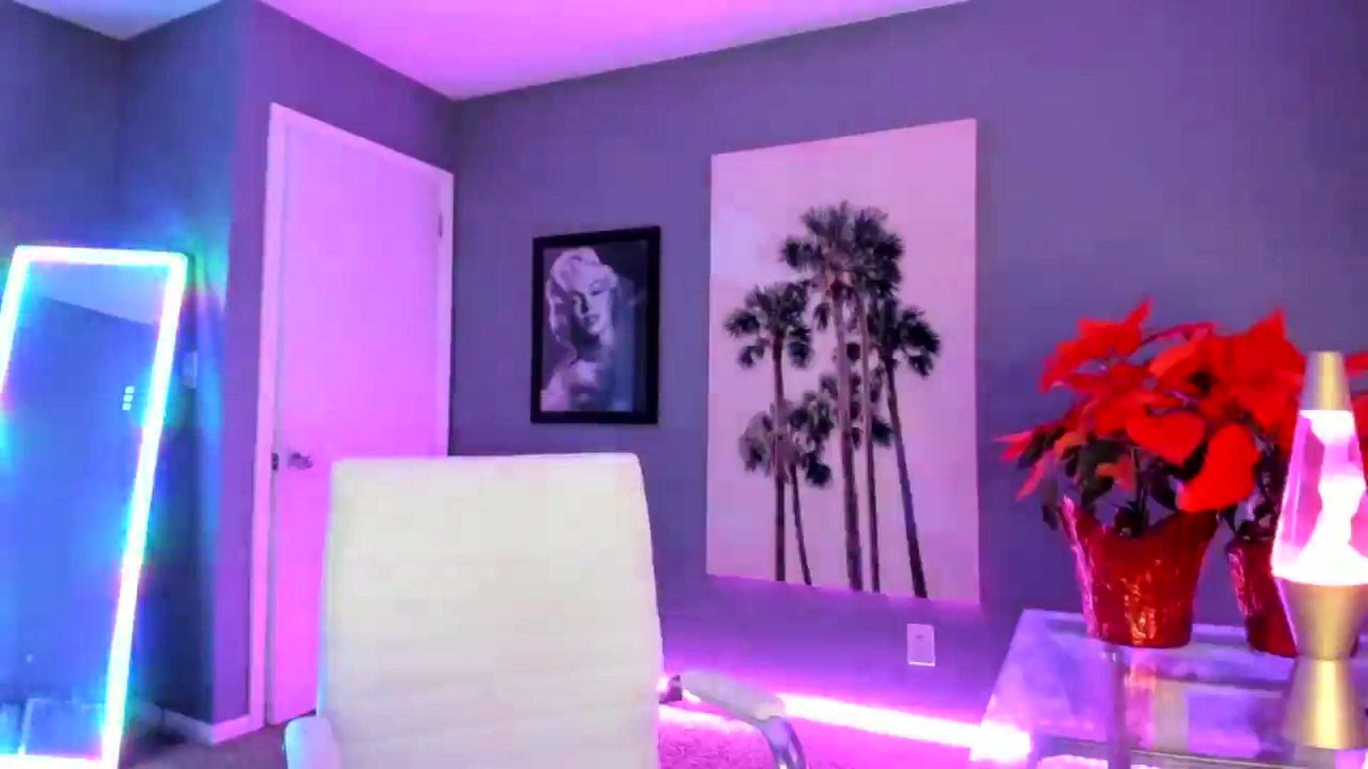 Gallery image thumbnail from Sororitygirl's myfreecams stream on, 12/05/2024, 24:58 image 18 of 20