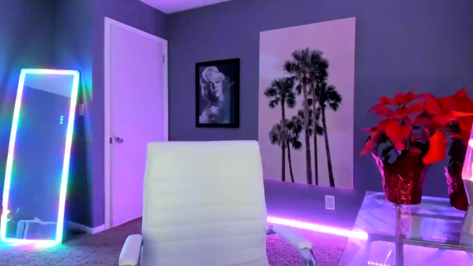 Gallery image thumbnail from Sororitygirl's myfreecams stream on, 12/11/2024, 24:01 image 11 of 20