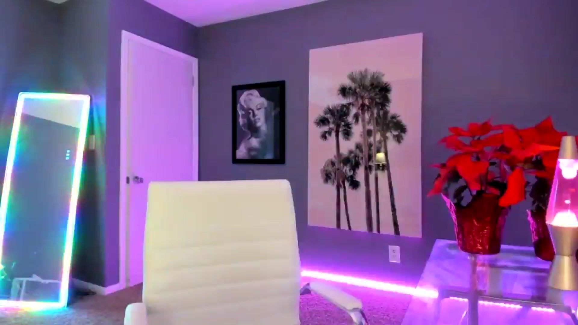 Gallery image thumbnail from Sororitygirl's myfreecams stream on, 12/13/2024, 24:39 image 20 of 20