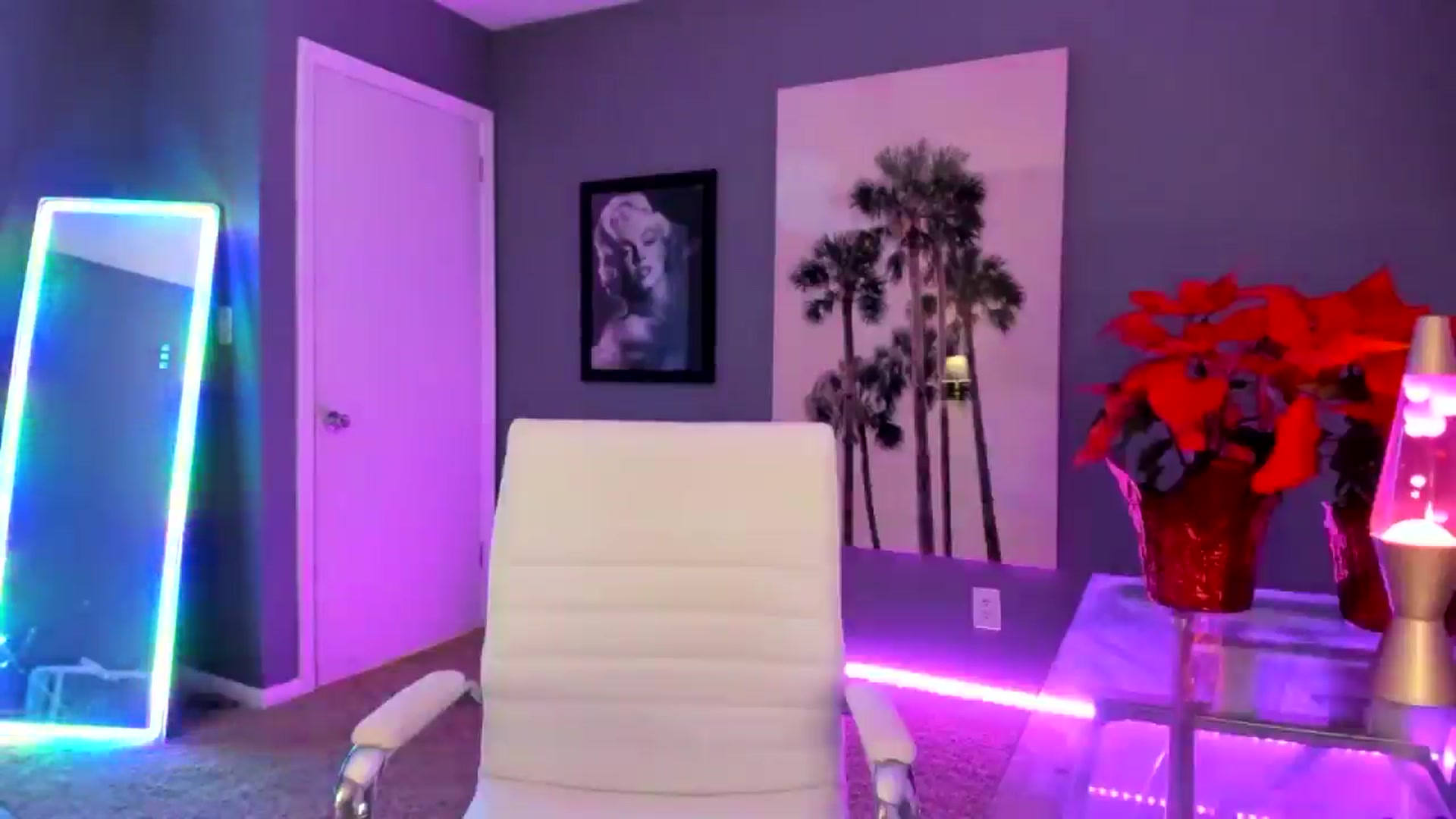 Gallery image thumbnail from Sororitygirl's myfreecams stream on, 12/13/2024, 02:32 image 9 of 20