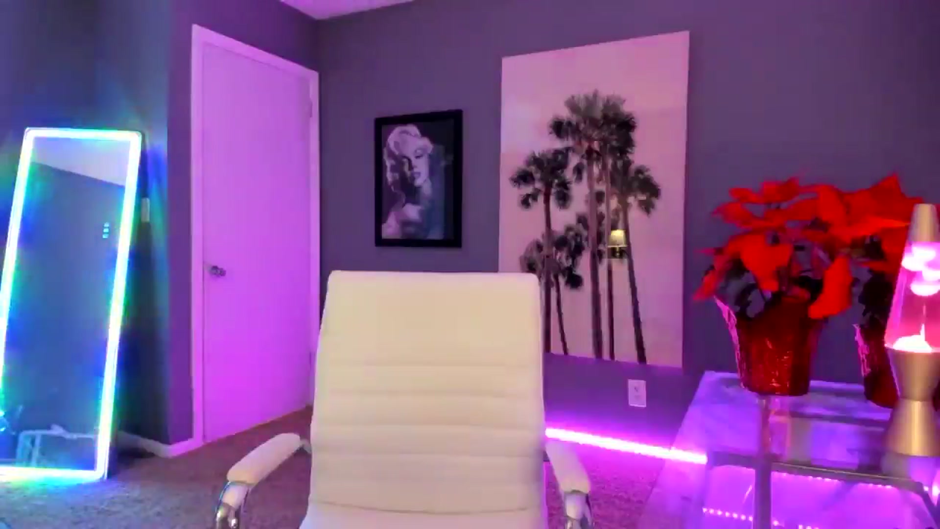 Gallery image thumbnail from Sororitygirl's myfreecams stream on, 12/13/2024, 02:32 image 14 of 20