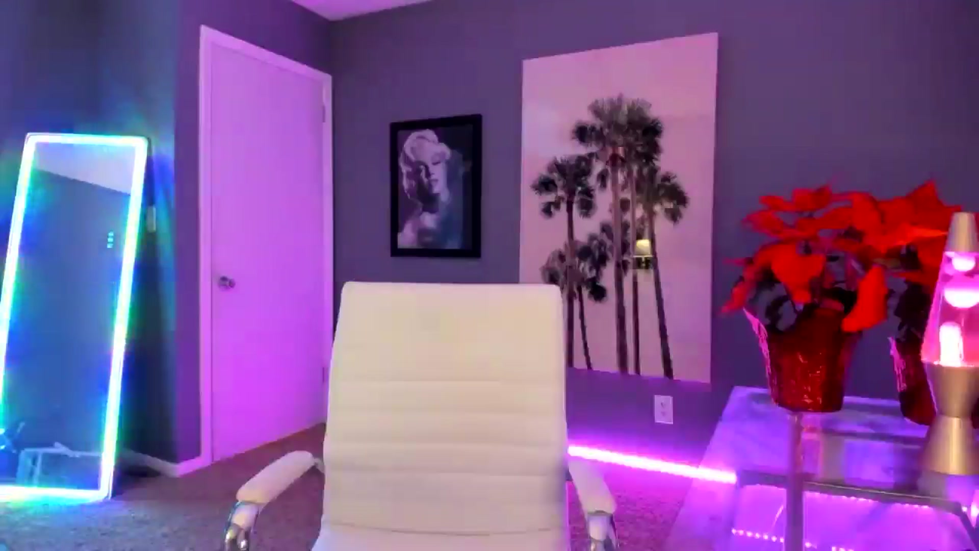 Gallery image thumbnail from Sororitygirl's myfreecams stream on, 12/13/2024, 02:32 image 10 of 20