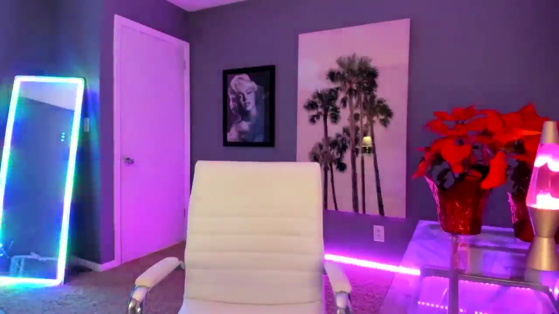 Gallery image thumbnail from Sororitygirl's myfreecams stream on, 12/13/2024, 02:32 image 13 of 20