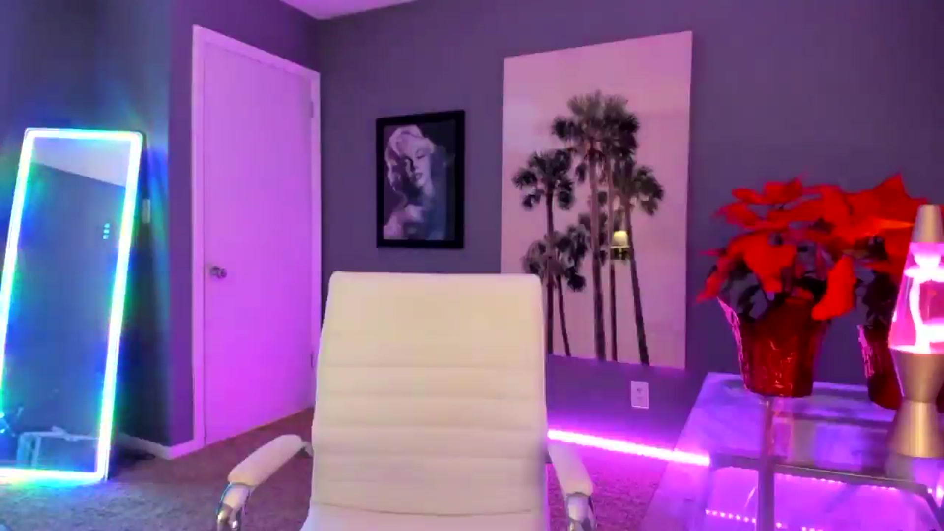 Gallery image thumbnail from Sororitygirl's myfreecams stream on, 12/13/2024, 02:32 image 15 of 20