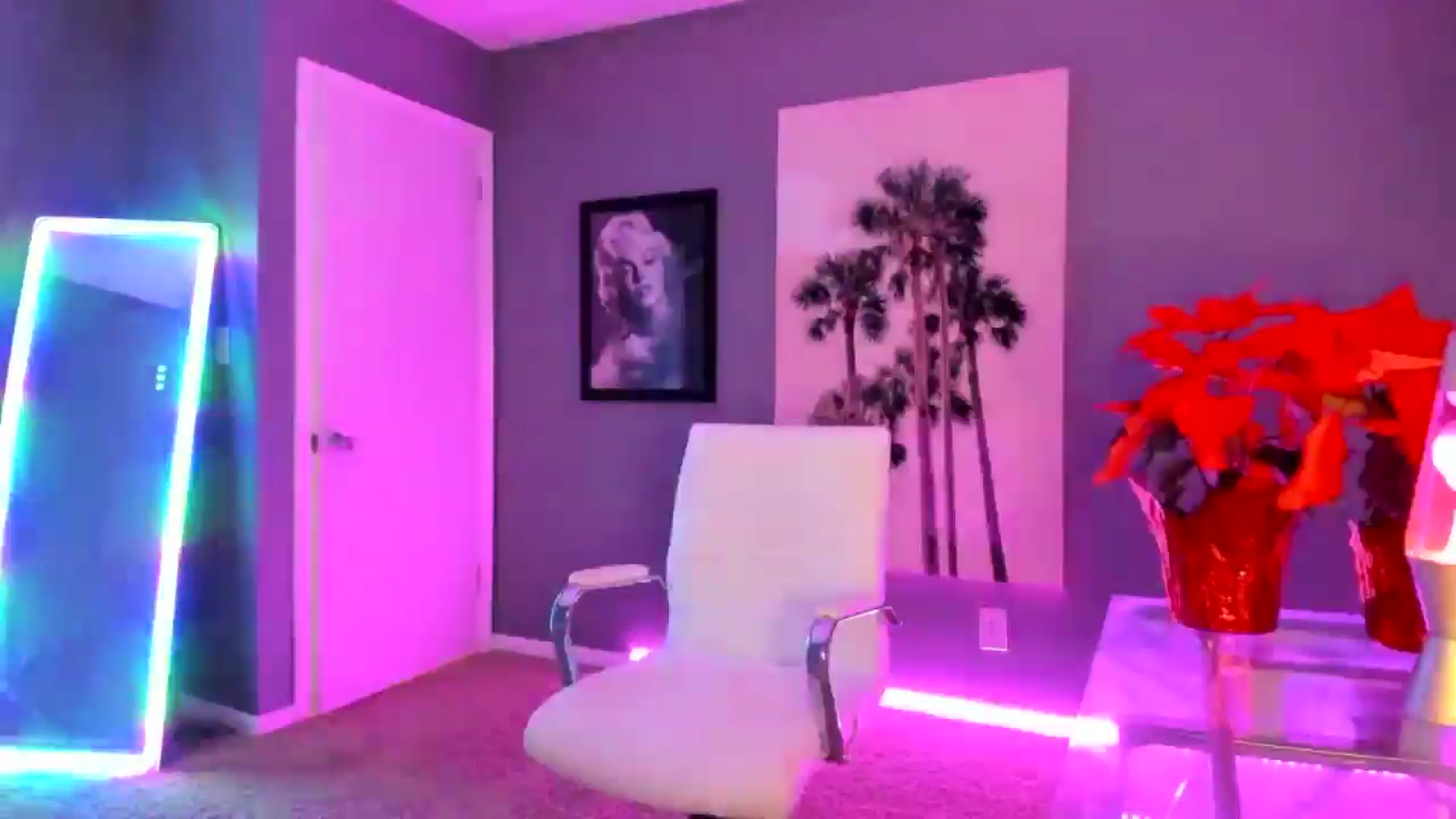 Gallery image thumbnail from Sororitygirl's myfreecams stream on, 12/14/2024, 24:00 image 20 of 20