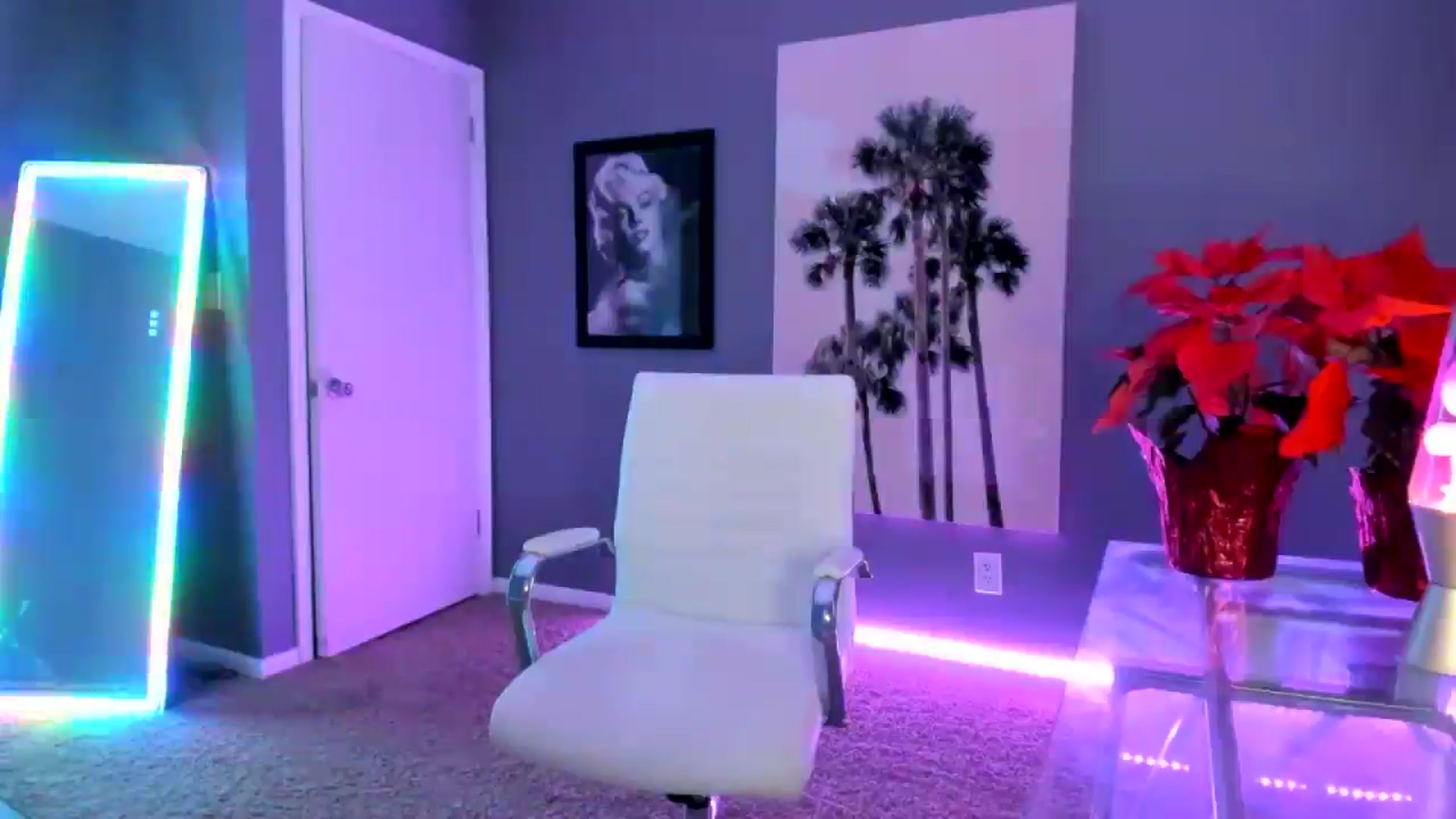 Gallery image thumbnail from Sororitygirl's myfreecams stream on, 12/14/2024, 24:17 image 14 of 20