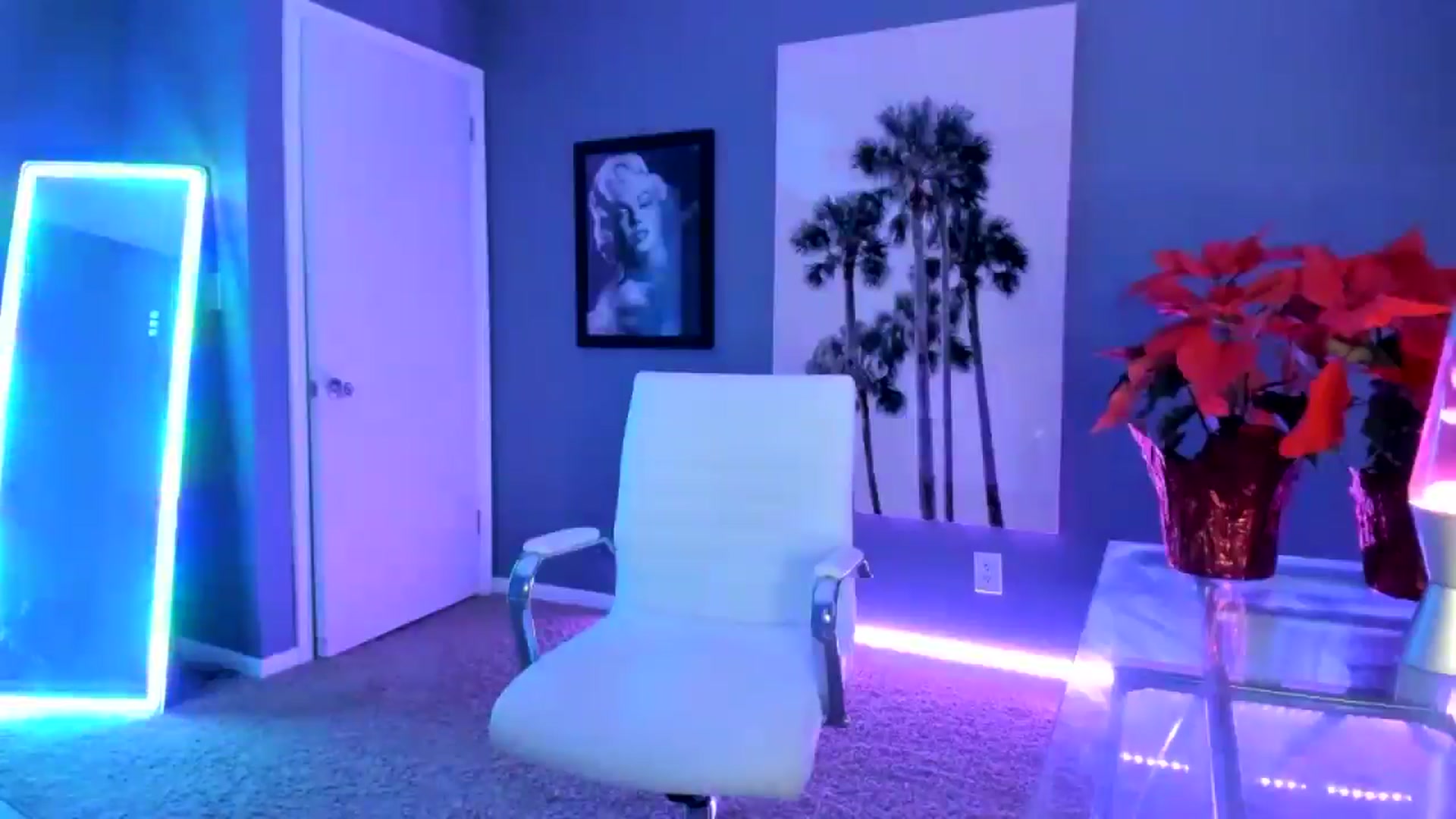 Gallery image thumbnail from Sororitygirl's myfreecams stream on, 12/14/2024, 24:17 image 13 of 20