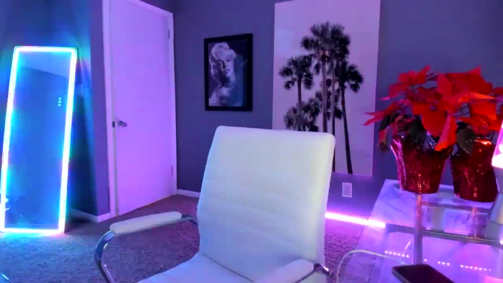 Gallery image thumbnail from Sororitygirl's myfreecams stream on, 12/16/2024, 24:41 image 10 of 20