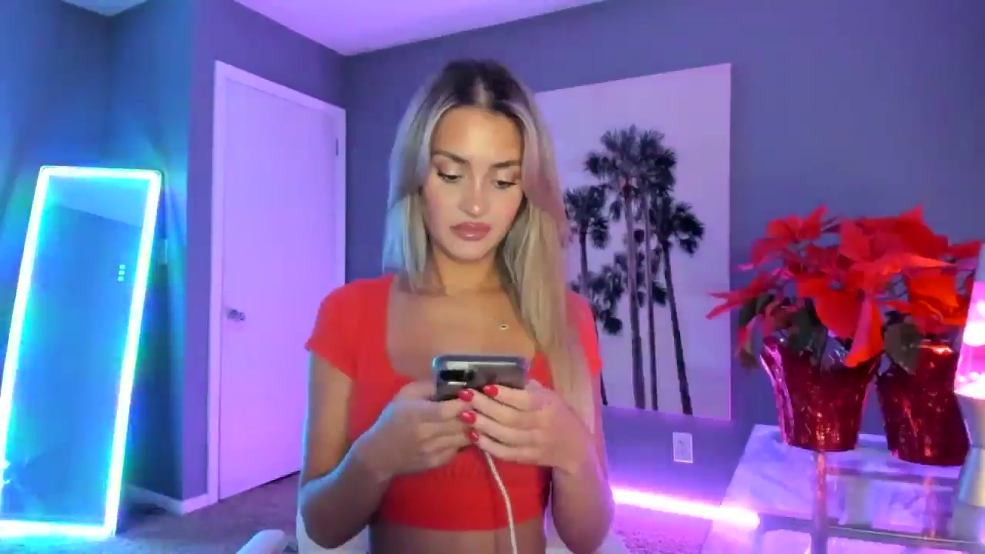 Gallery image thumbnail from Sororitygirl's myfreecams stream on, 12/16/2024, 24:41 image 17 of 20