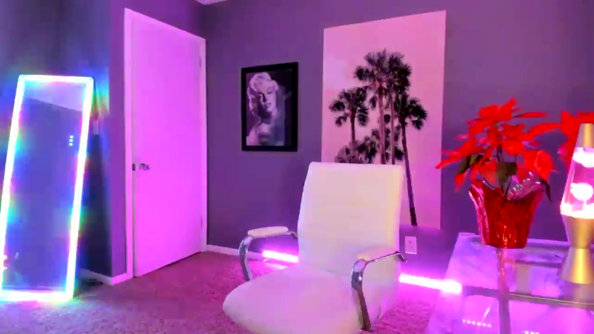Gallery image thumbnail from Sororitygirl's myfreecams stream on, 12/17/2024, 23:01 image 13 of 20