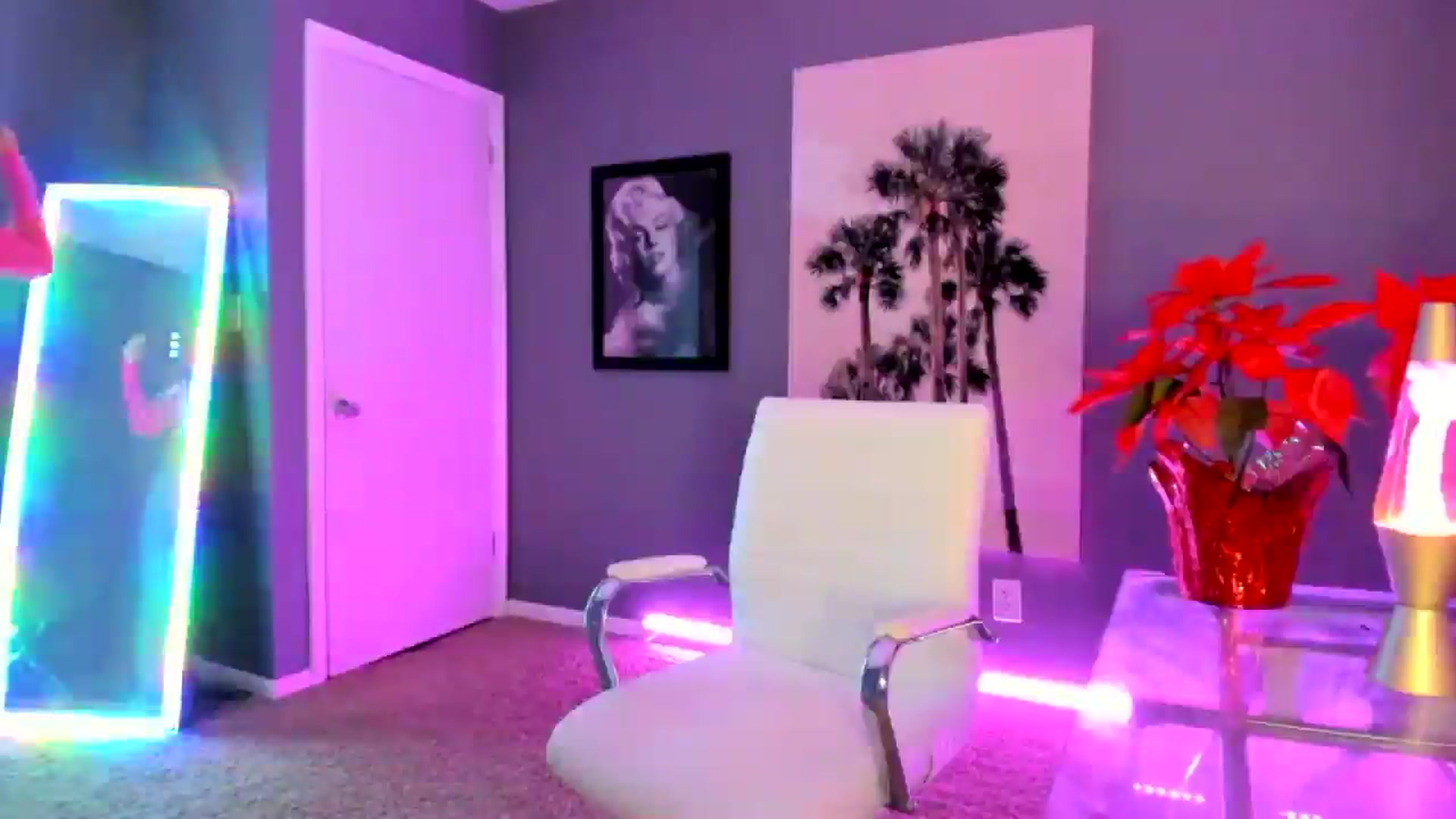 Gallery image thumbnail from Sororitygirl's myfreecams stream on, 12/17/2024, 23:01 image 11 of 20