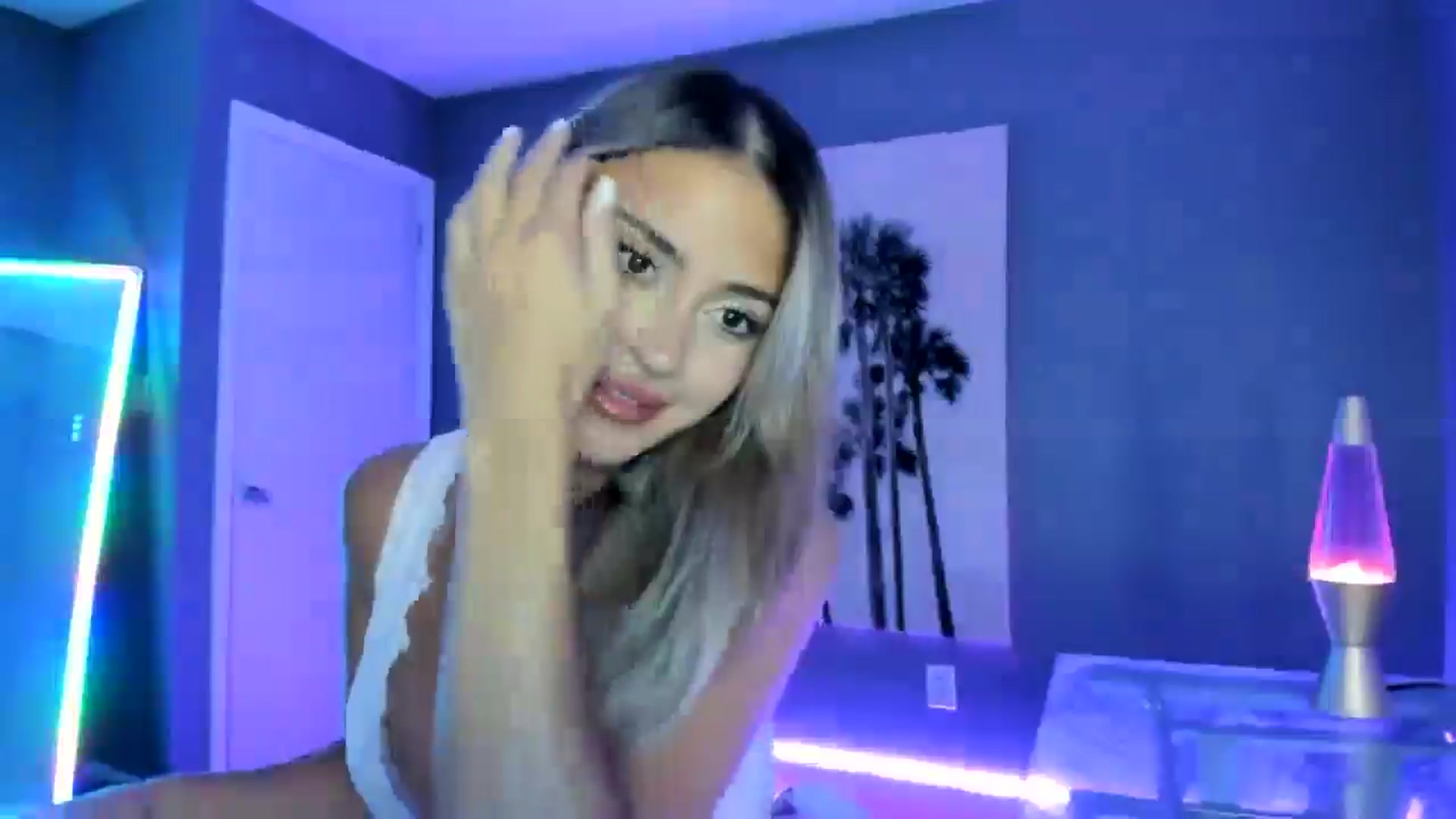 Gallery image thumbnail from Sororitygirl's myfreecams stream on, 01/17/2025, 24:56 image 9 of 20