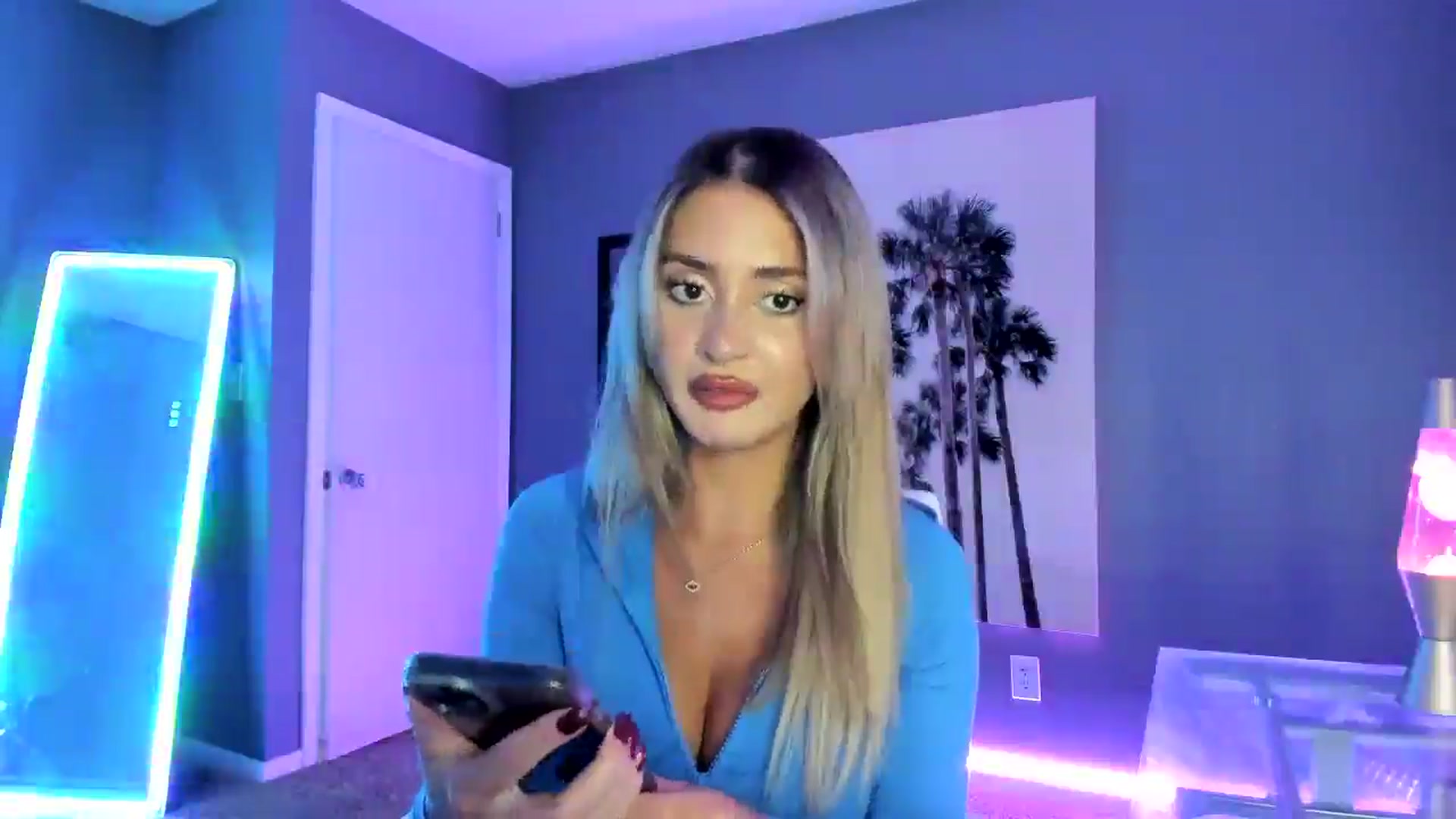 Gallery image thumbnail from Sororitygirl's myfreecams stream on, 01/18/2025, 02:19 image 12 of 20