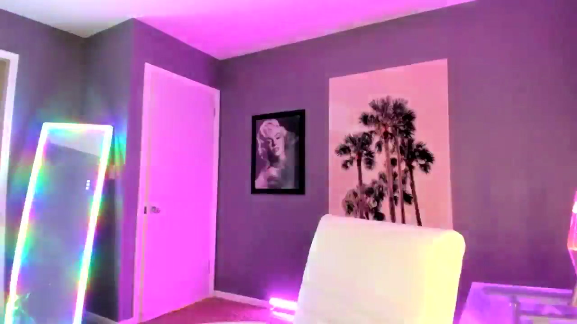 Gallery image thumbnail from Sororitygirl's myfreecams stream on, 01/18/2025, 02:19 image 8 of 20