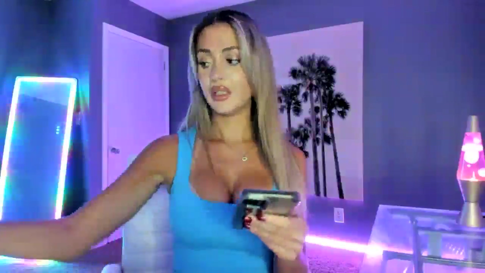Gallery image thumbnail from Sororitygirl's myfreecams stream on, 01/18/2025, 23:27 image 9 of 20