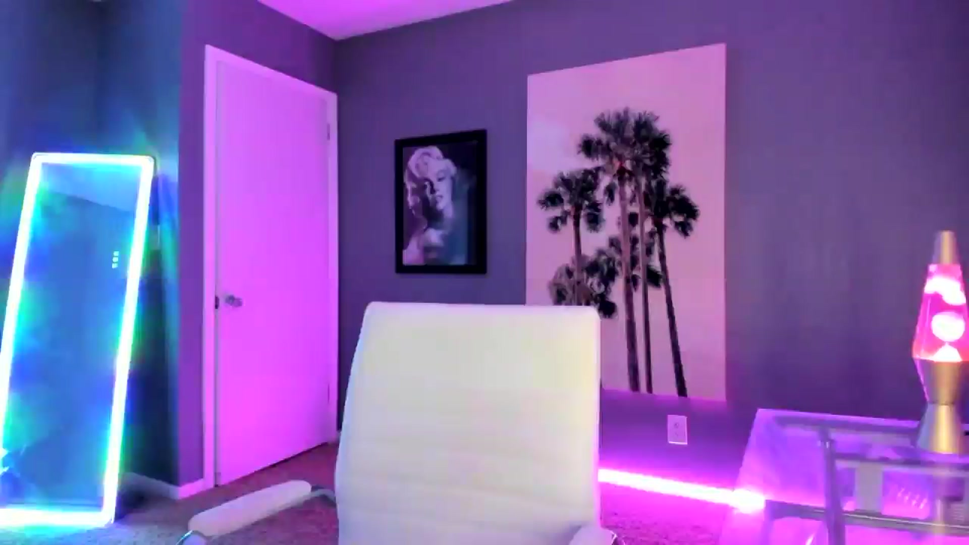 Gallery image thumbnail from Sororitygirl's myfreecams stream on, 01/18/2025, 23:27 image 12 of 20
