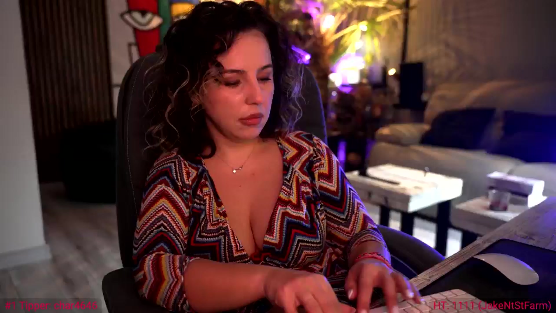 Gallery image thumbnail from SoulVibe's myfreecams stream on, 06/07/2024, 07:33 image 9 of 20