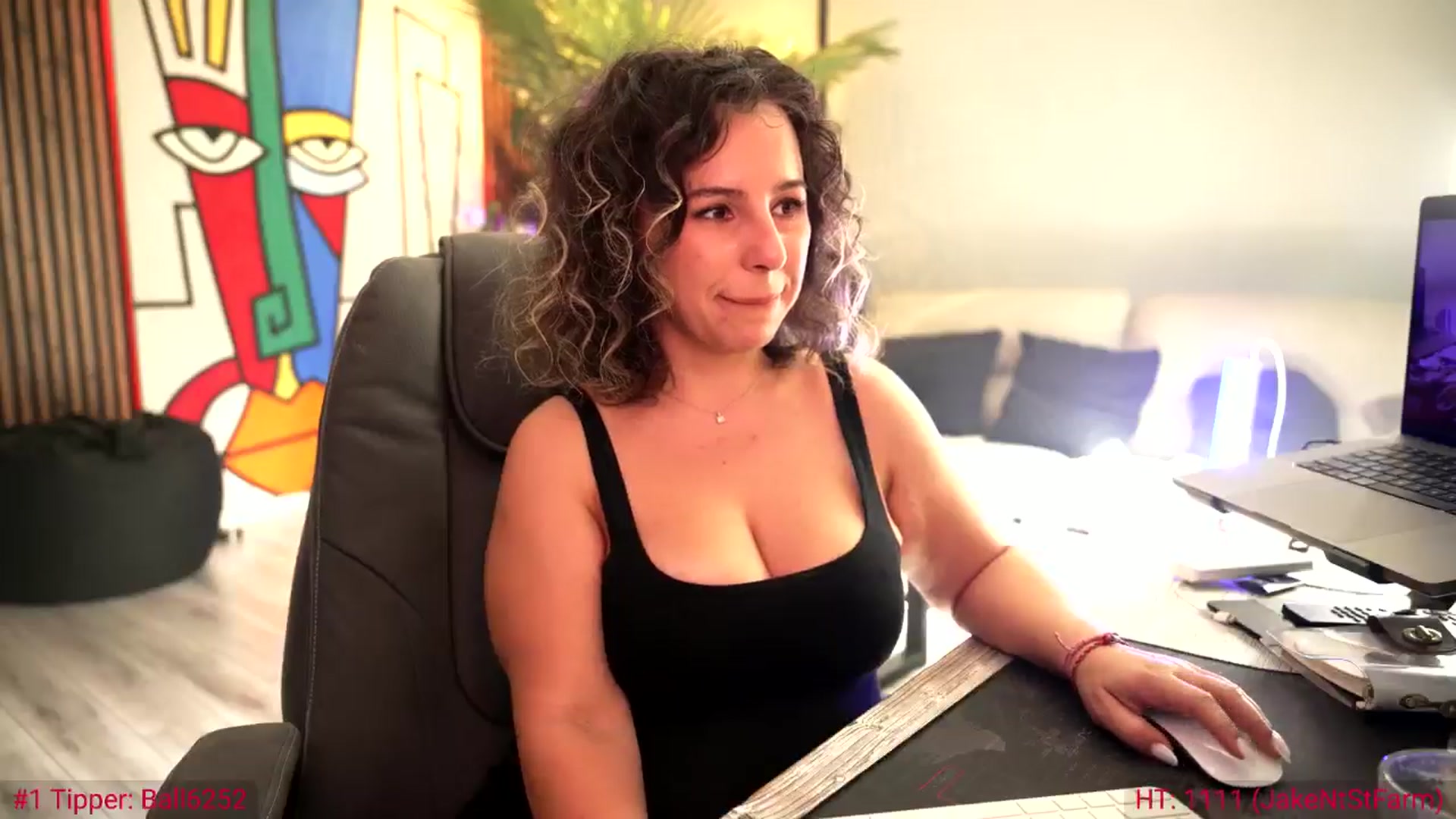 Gallery image thumbnail from SoulVibe's myfreecams stream on, 06/10/2024, 07:06 image 17 of 20