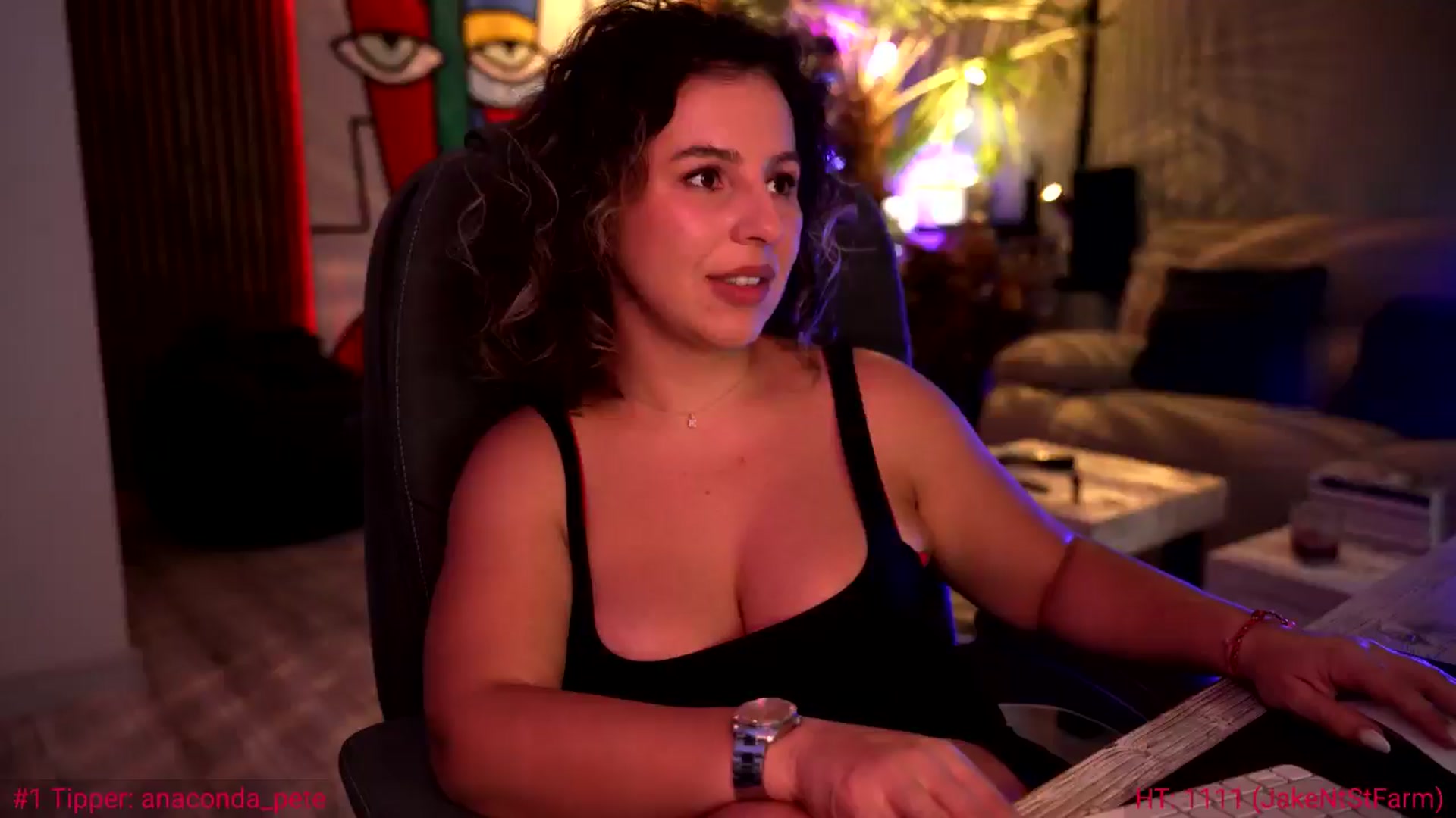 Gallery image thumbnail from SoulVibe's myfreecams stream on, 06/11/2024, 11:06 image 5 of 20