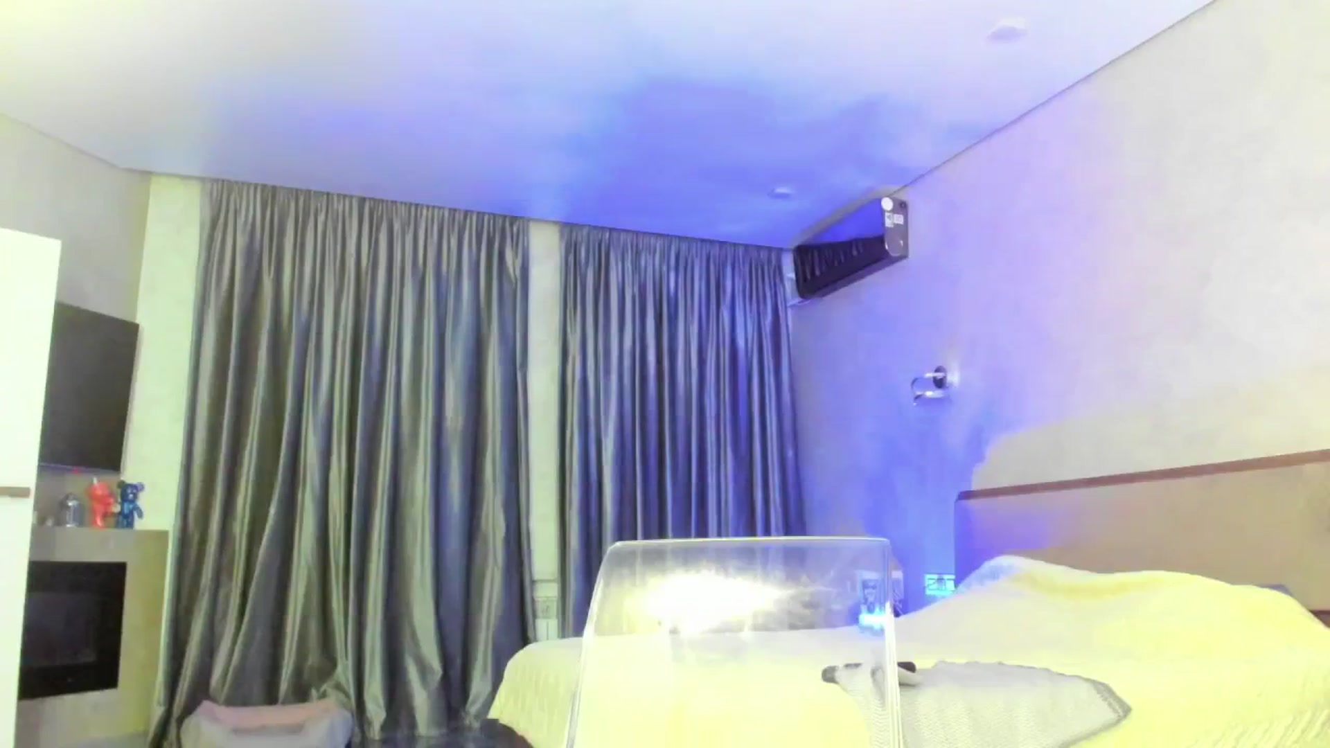 Gallery image thumbnail from SoulVibeK's myfreecams stream on, 08/19/2025, 19:34 image 17 of 20