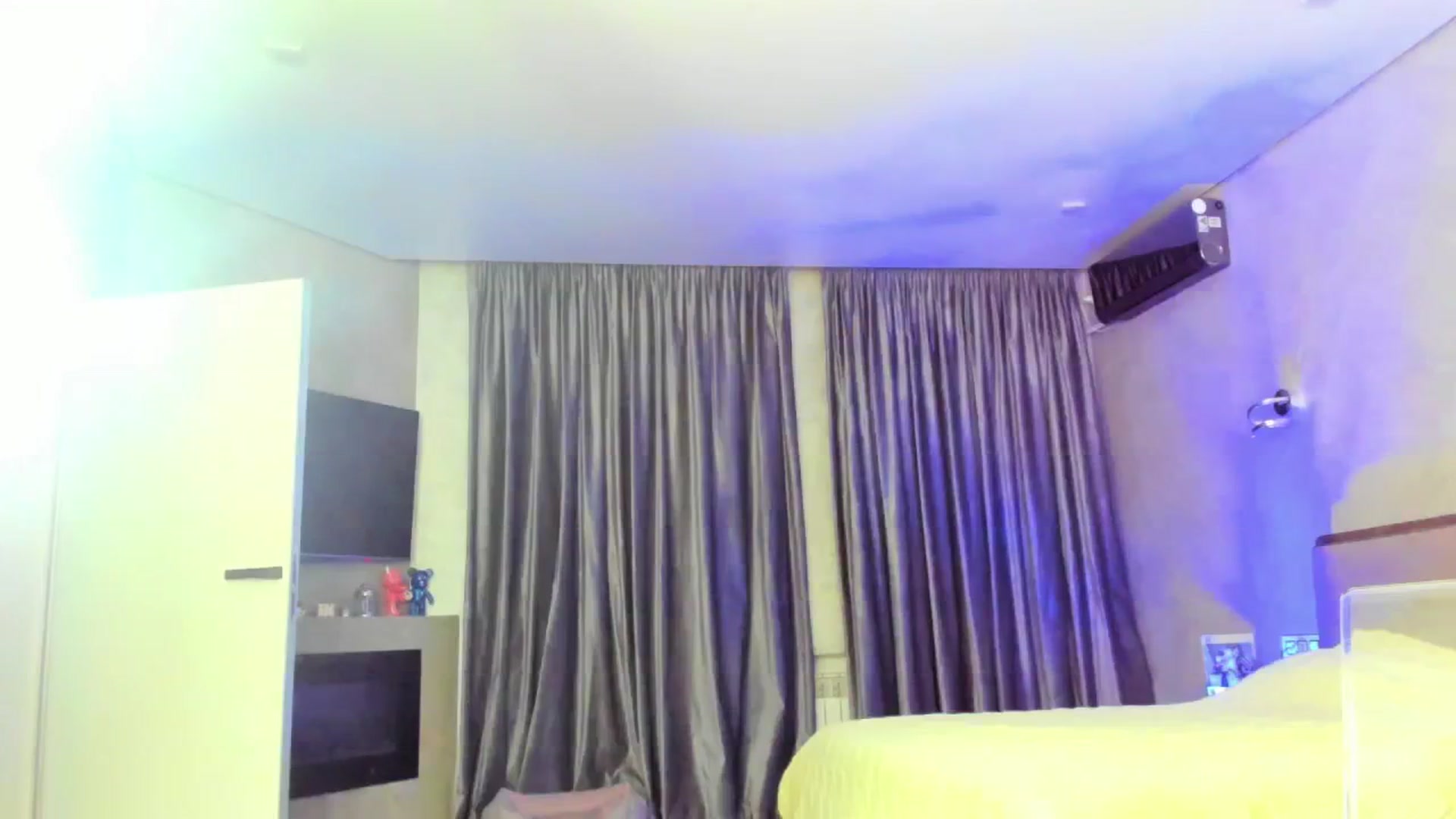 Gallery image thumbnail from SoulVibeK's myfreecams stream on, 08/20/2025, 20:40 image 7 of 20