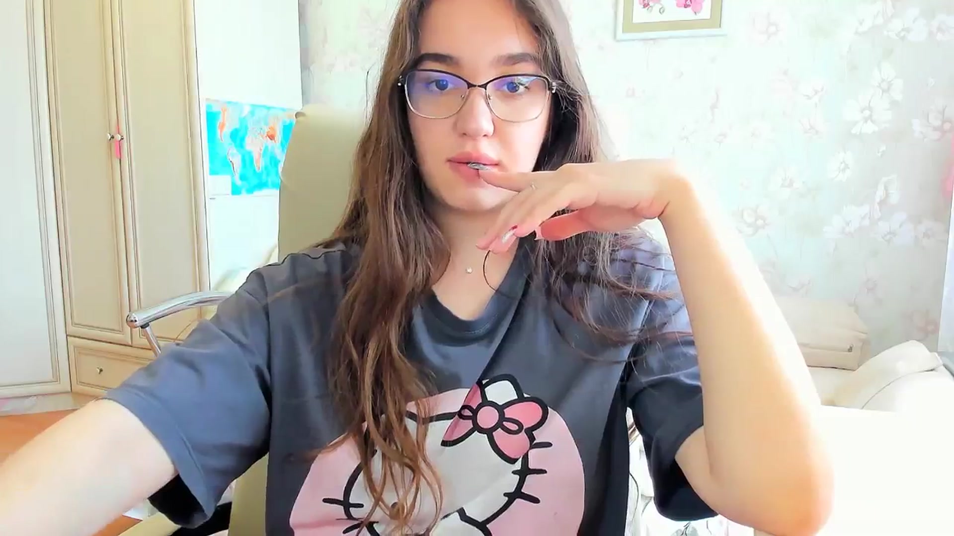 Gallery image thumbnail from SoulfulBarbie's myfreecams stream on, 06/30/2024, 09:29 image 6 of 20