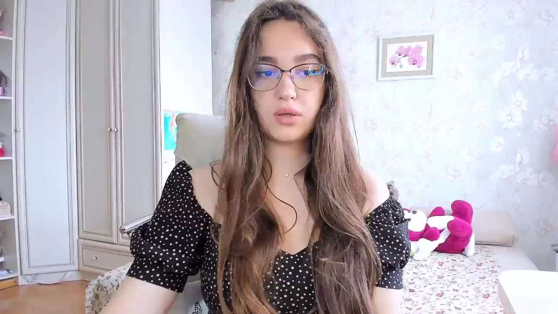 Gallery image thumbnail from SoulfulBarbie's myfreecams stream on, 07/02/2024, 08:18 image 5 of 20